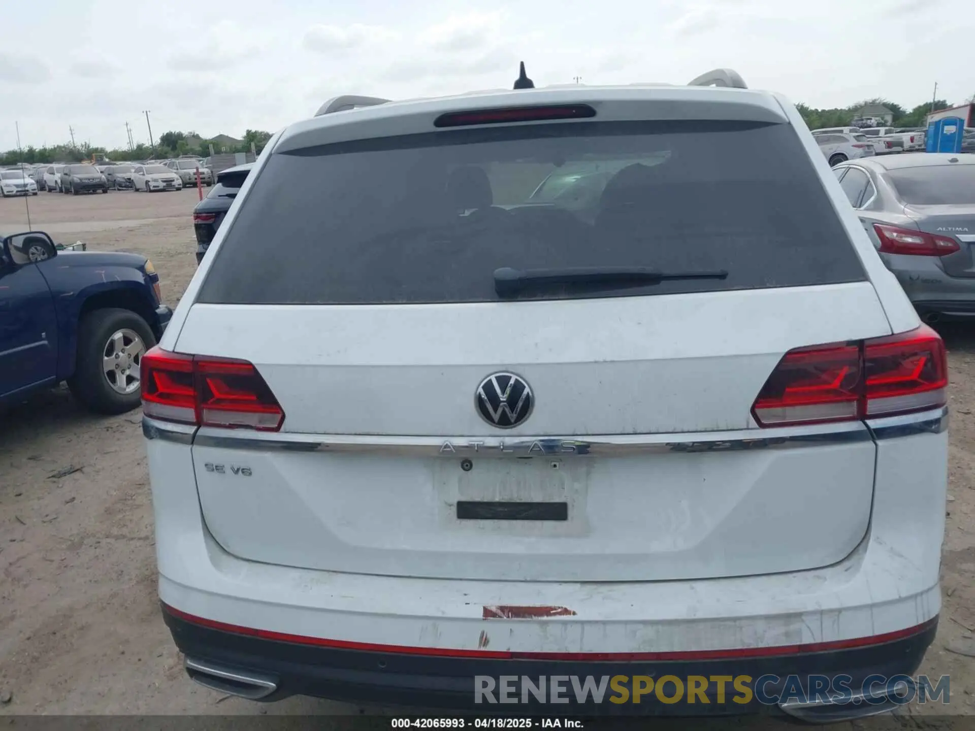 16 Photograph of a damaged car 1V2WR2CA3MC570349 VOLKSWAGEN ATLAS 2021