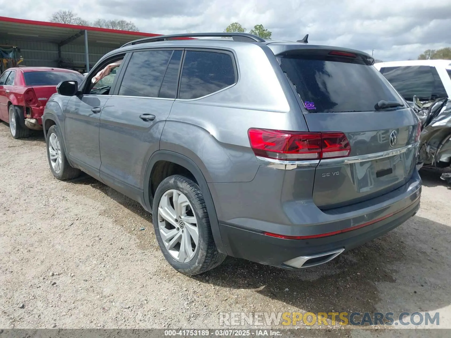 3 Photograph of a damaged car 1V2WR2CA4MC541958 VOLKSWAGEN ATLAS 2021