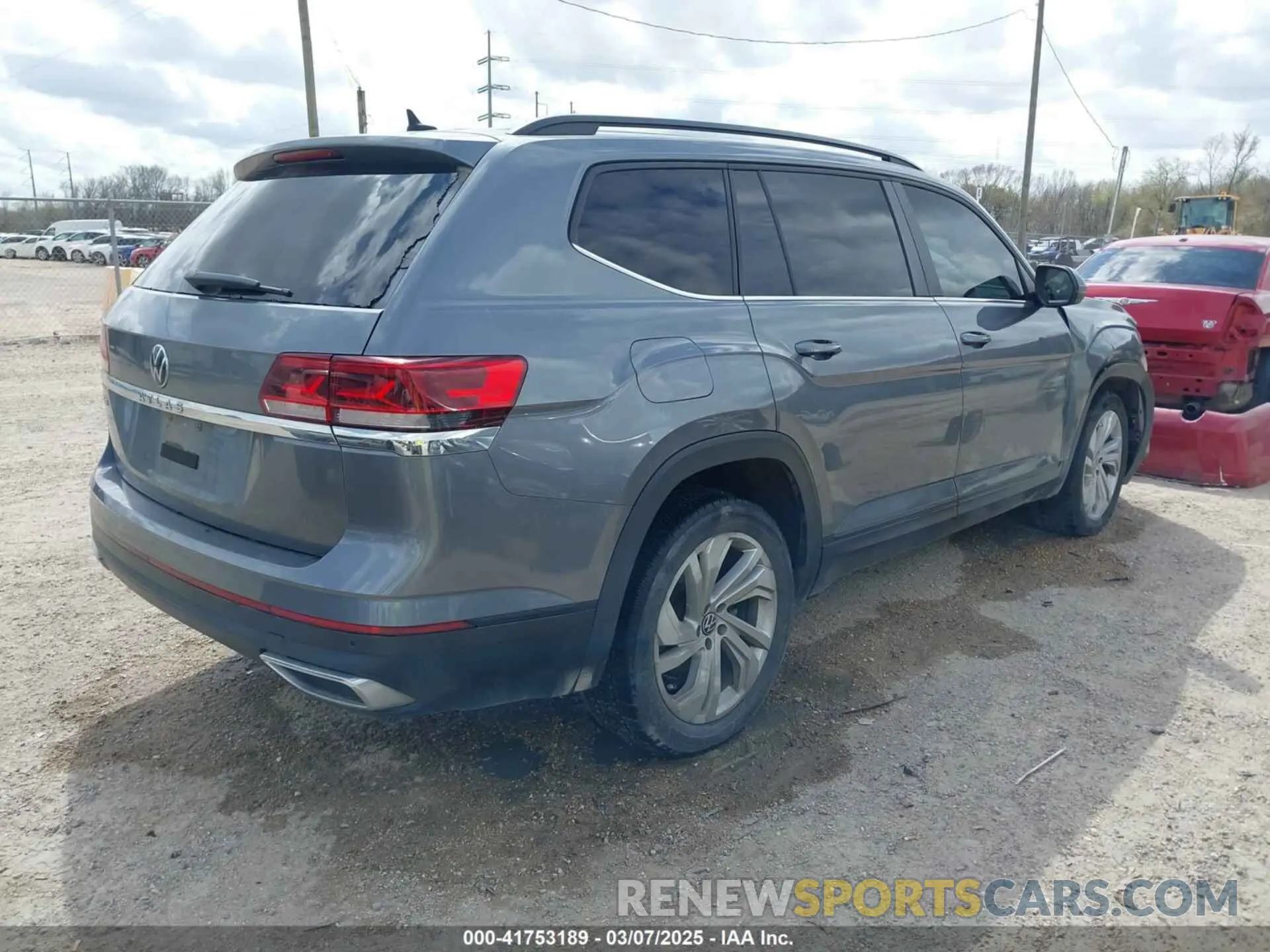 4 Photograph of a damaged car 1V2WR2CA4MC541958 VOLKSWAGEN ATLAS 2021
