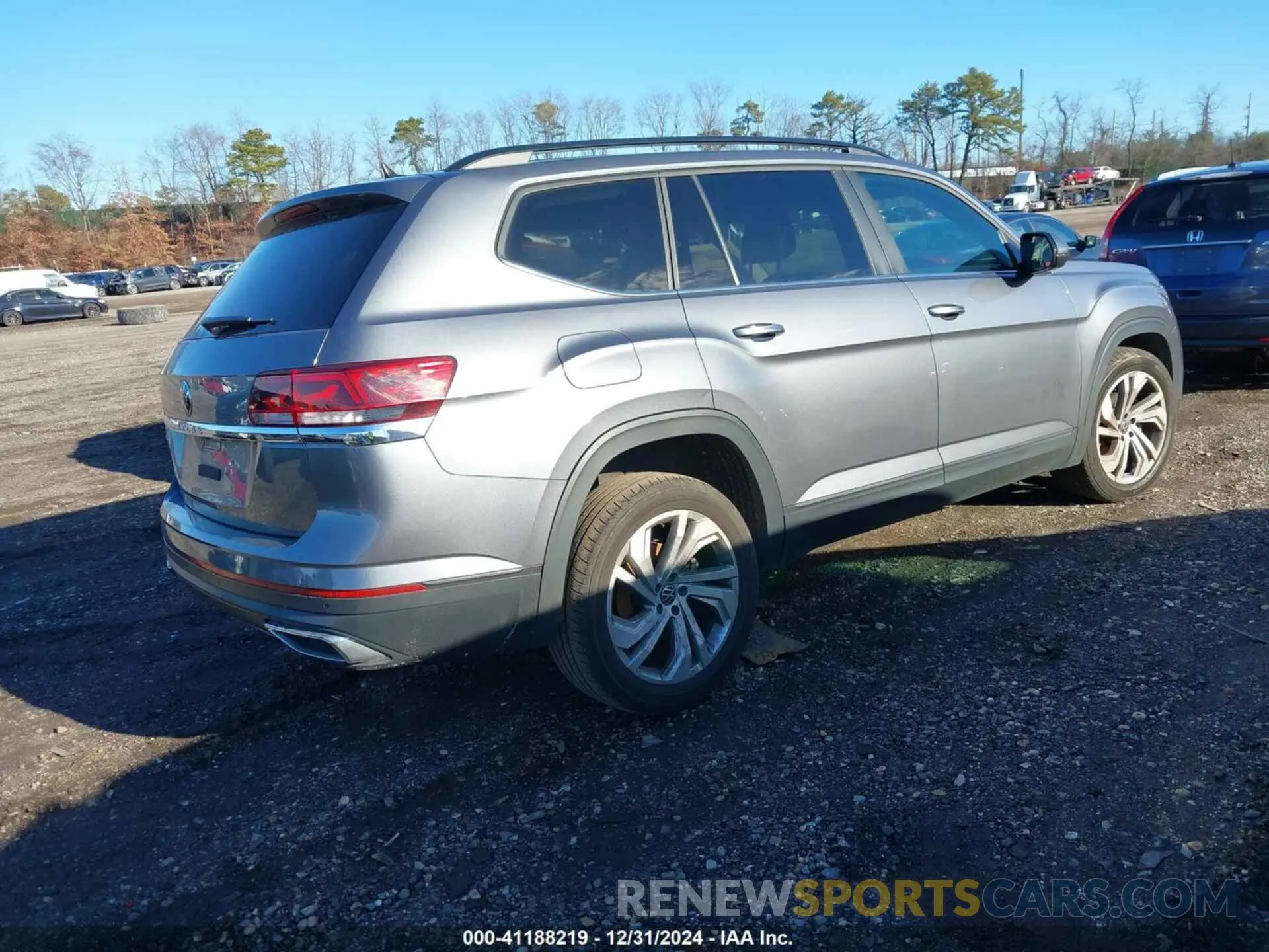 4 Photograph of a damaged car 1V2WR2CA6MC553626 VOLKSWAGEN ATLAS 2021