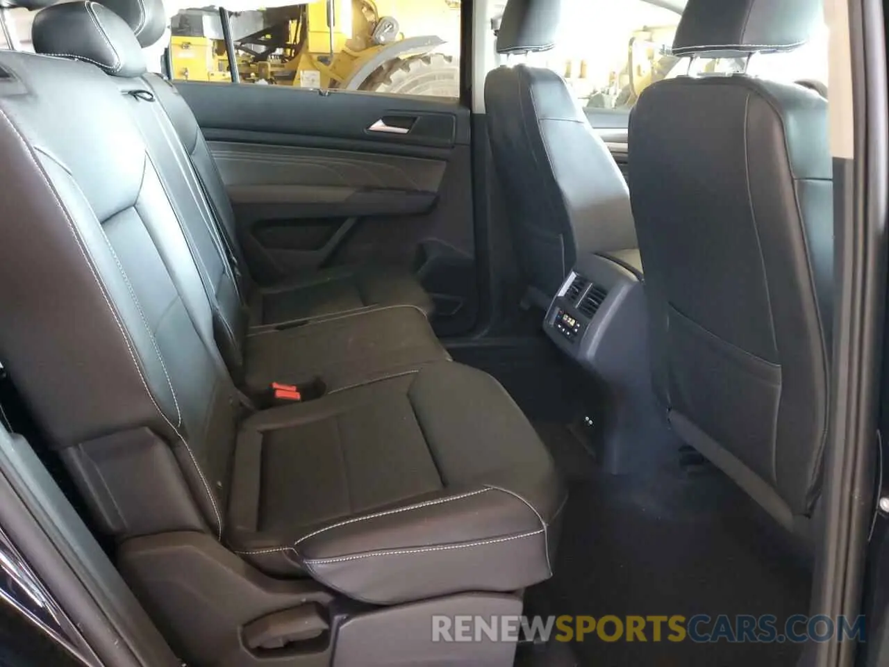 11 Photograph of a damaged car 1V2WR2CA6MC596444 VOLKSWAGEN ATLAS 2021