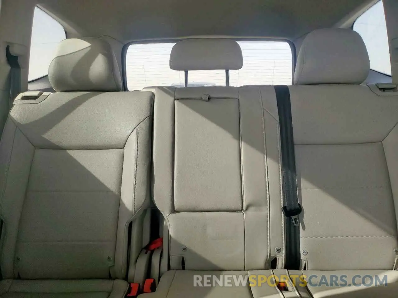 10 Photograph of a damaged car 1V2WR2CA8MC579855 VOLKSWAGEN ATLAS 2021