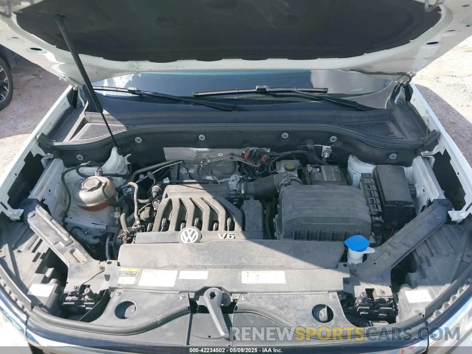 10 Photograph of a damaged car 1V2WR2CA9MC585700 VOLKSWAGEN ATLAS 2021
