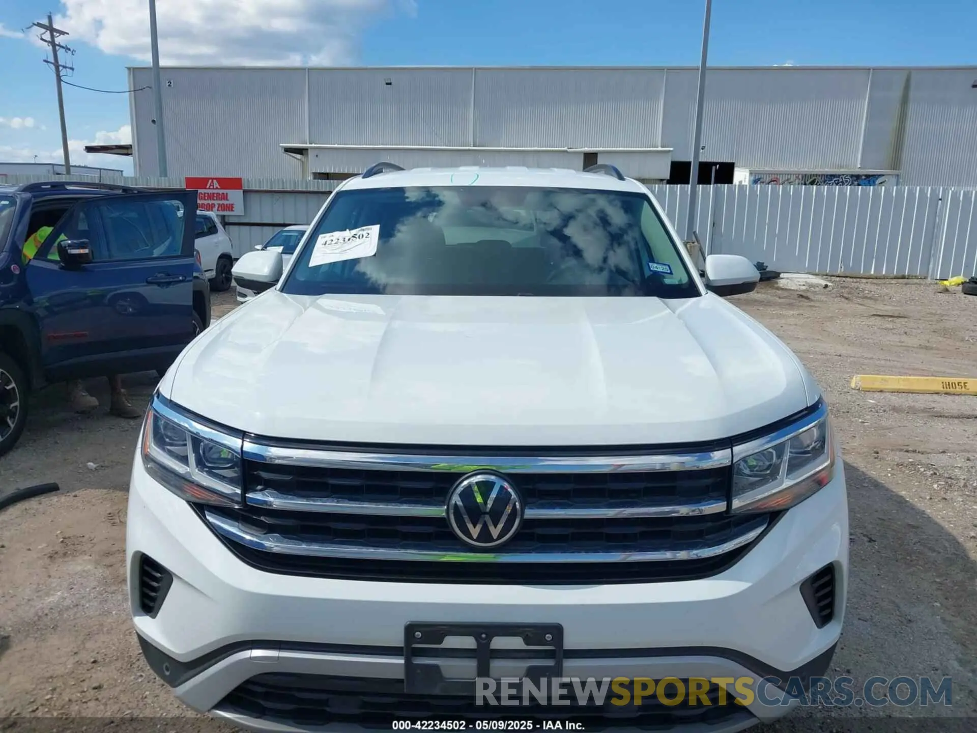 12 Photograph of a damaged car 1V2WR2CA9MC585700 VOLKSWAGEN ATLAS 2021