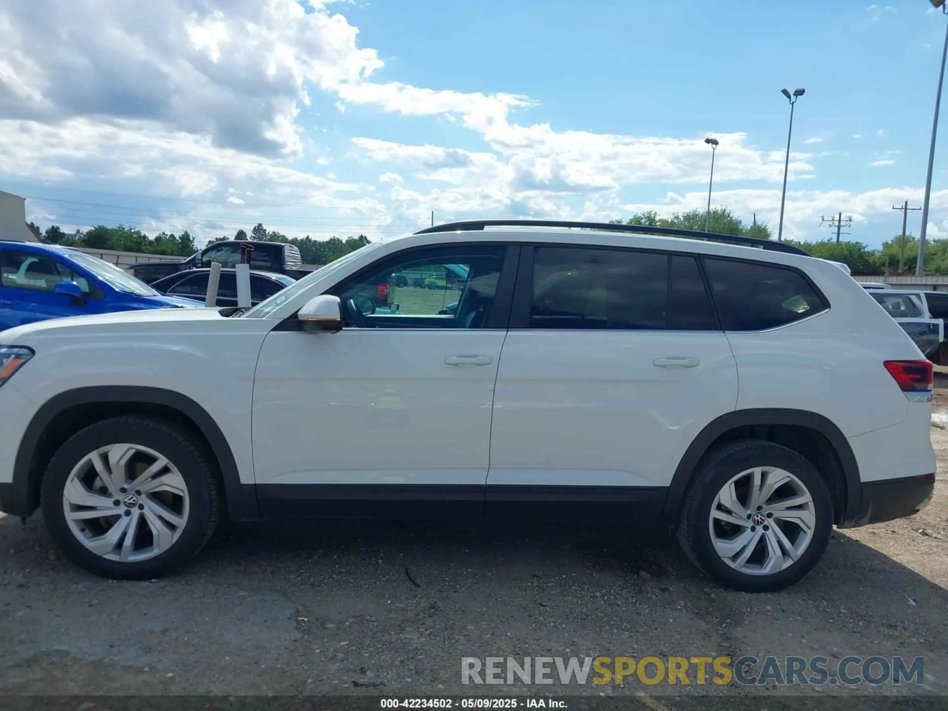 14 Photograph of a damaged car 1V2WR2CA9MC585700 VOLKSWAGEN ATLAS 2021