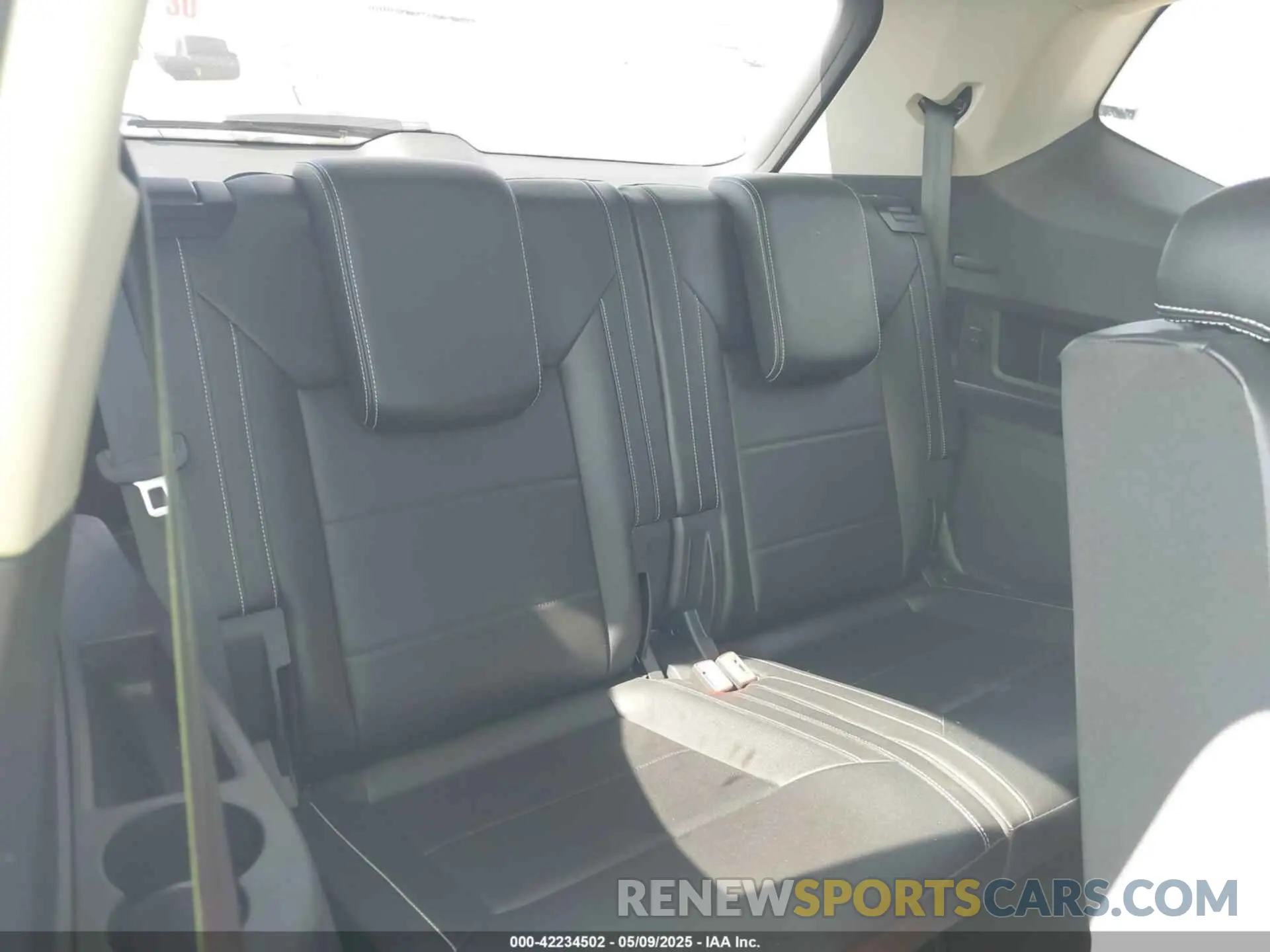 17 Photograph of a damaged car 1V2WR2CA9MC585700 VOLKSWAGEN ATLAS 2021