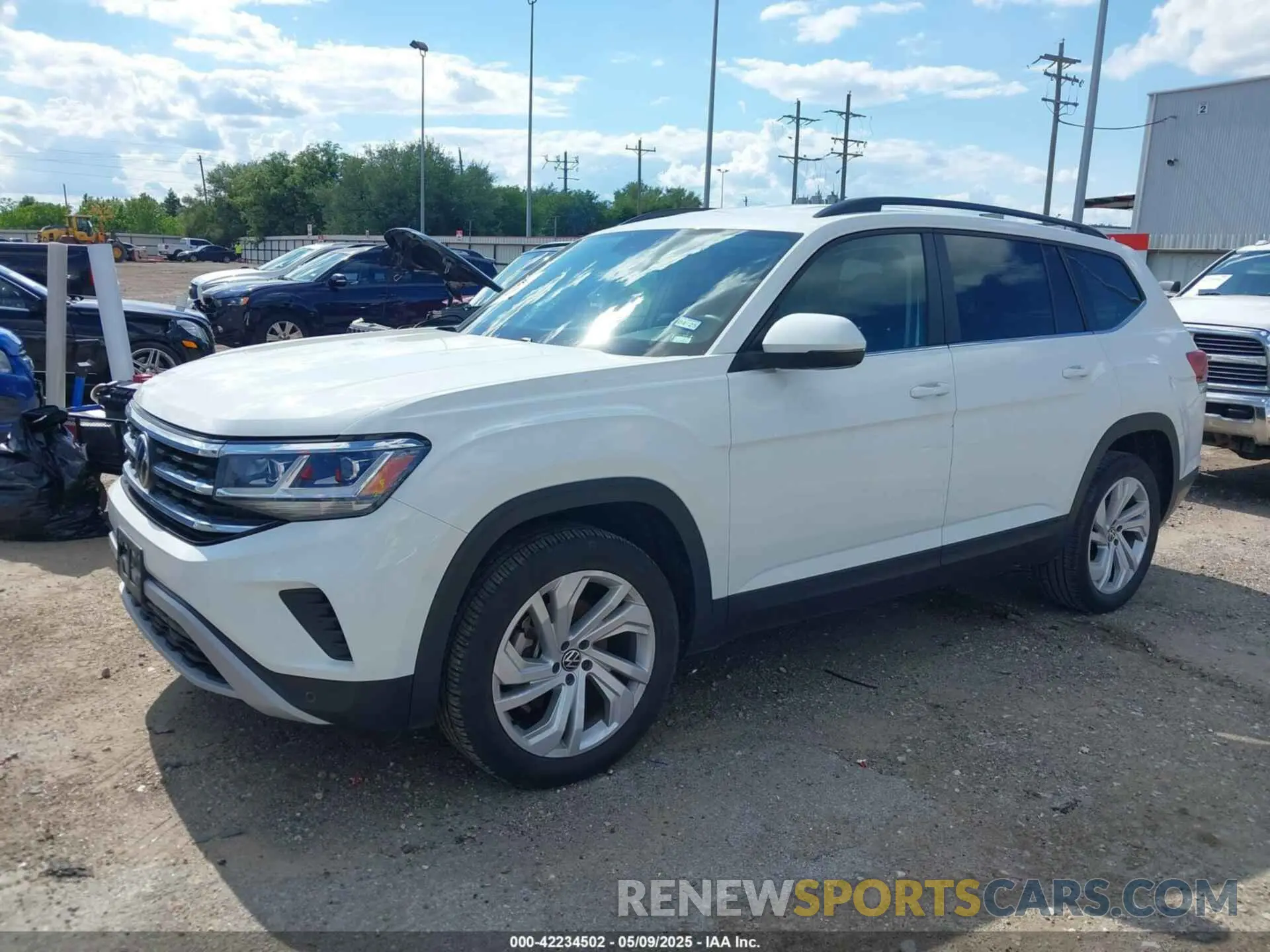 2 Photograph of a damaged car 1V2WR2CA9MC585700 VOLKSWAGEN ATLAS 2021