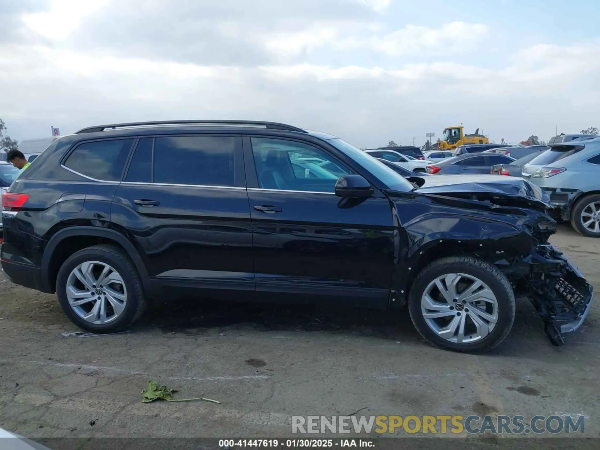 13 Photograph of a damaged car 1V2WR2CAXMC558294 VOLKSWAGEN ATLAS 2021