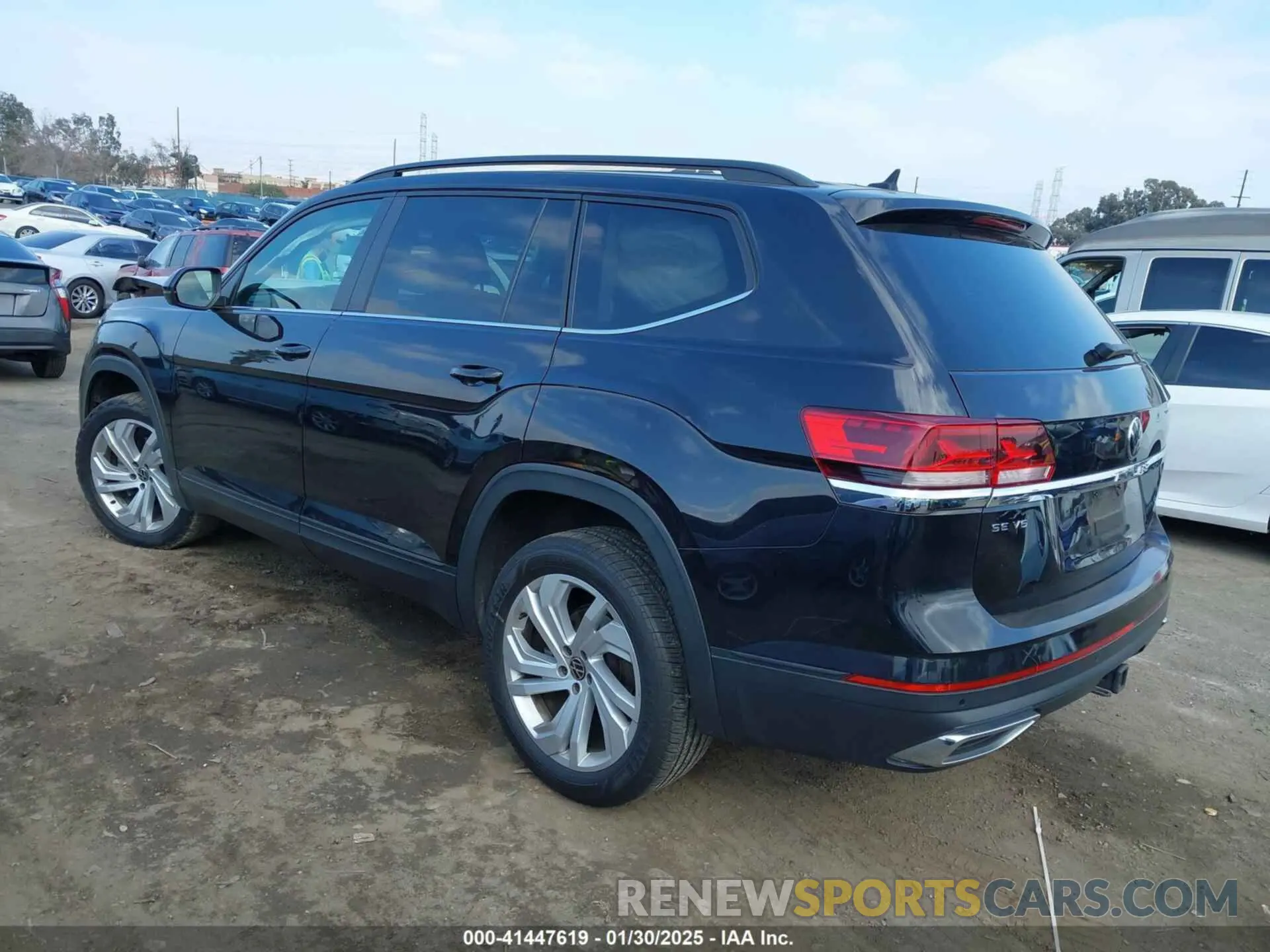 3 Photograph of a damaged car 1V2WR2CAXMC558294 VOLKSWAGEN ATLAS 2021