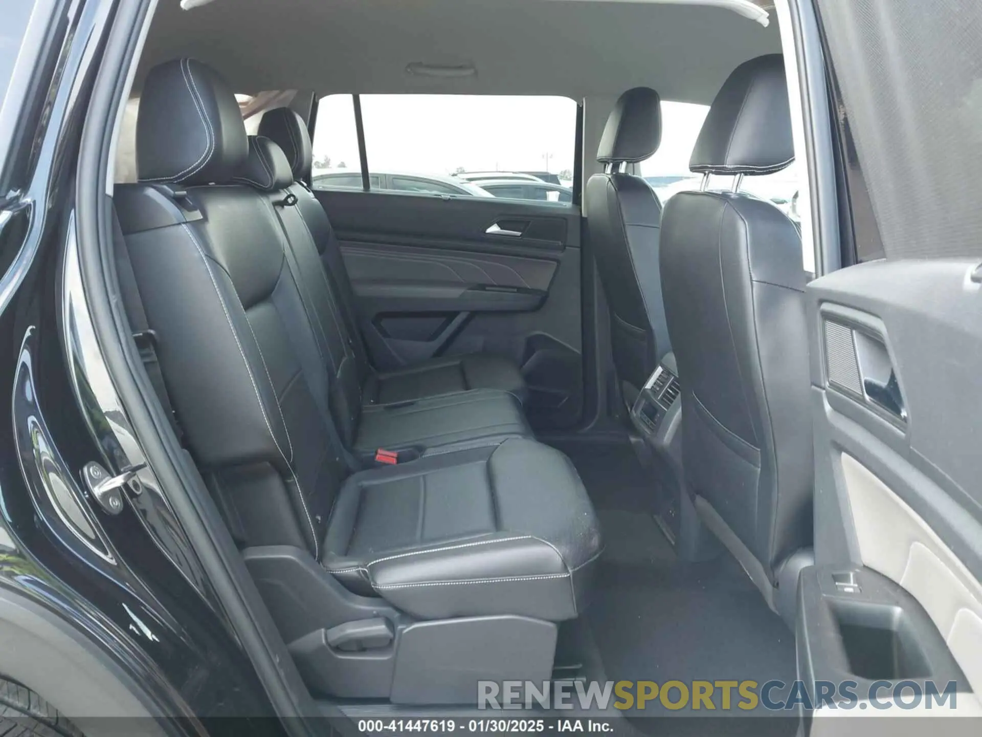 8 Photograph of a damaged car 1V2WR2CAXMC558294 VOLKSWAGEN ATLAS 2021