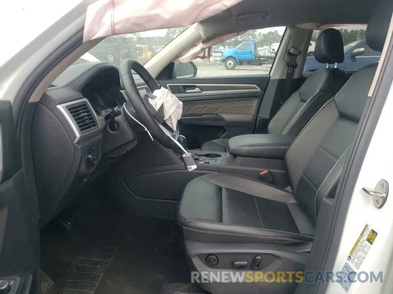 7 Photograph of a damaged car 1V2WR2CAXMC567030 VOLKSWAGEN ATLAS 2021