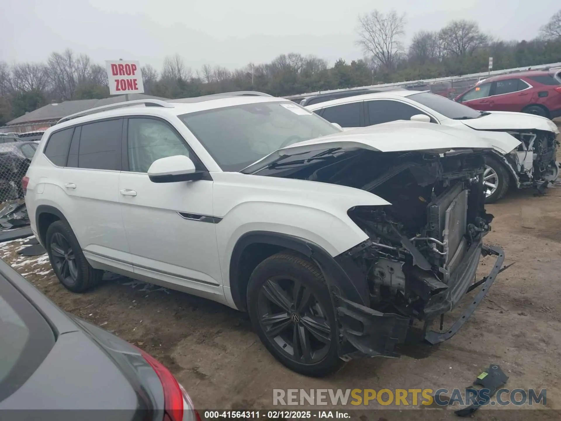14 Photograph of a damaged car 1V2AR2CA0NC507334 VOLKSWAGEN ATLAS 2022