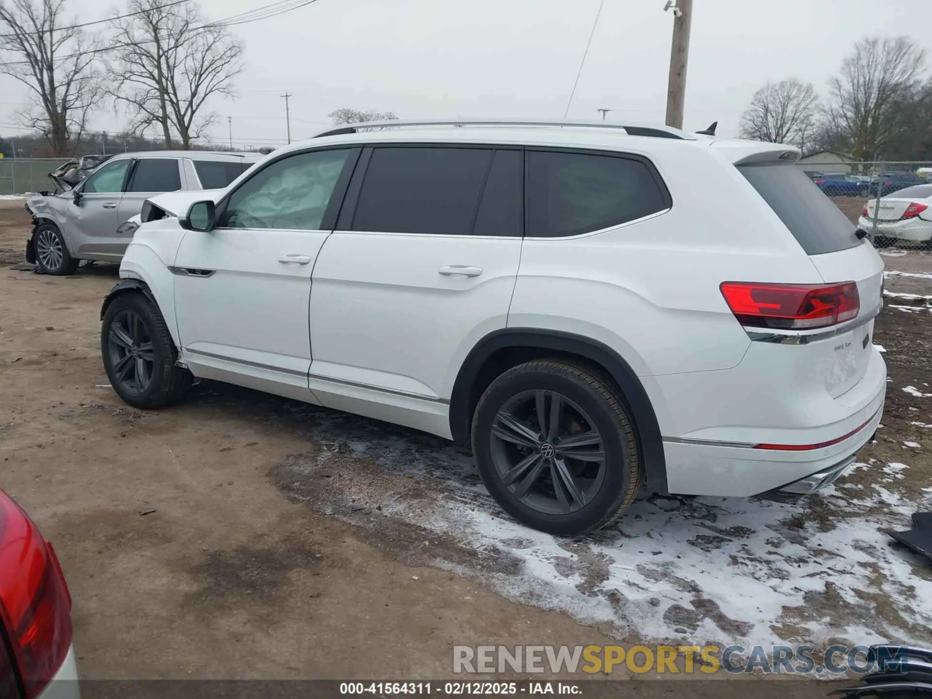 15 Photograph of a damaged car 1V2AR2CA0NC507334 VOLKSWAGEN ATLAS 2022