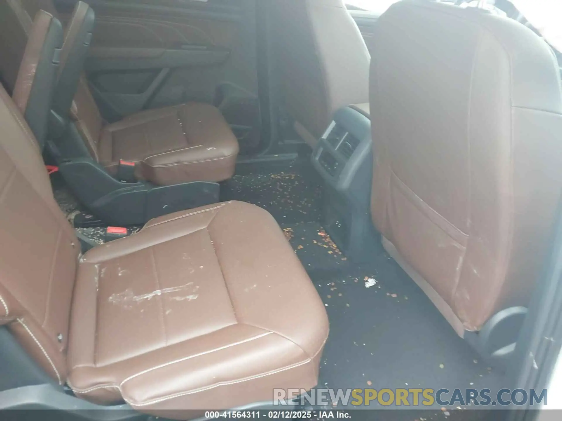 8 Photograph of a damaged car 1V2AR2CA0NC507334 VOLKSWAGEN ATLAS 2022