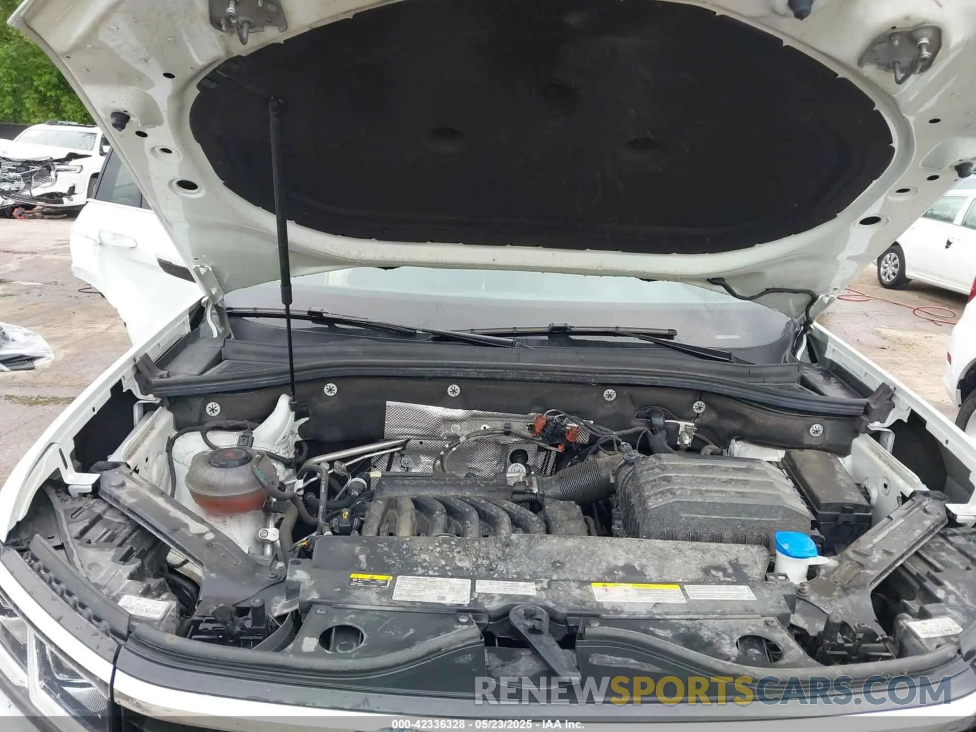 10 Photograph of a damaged car 1V2AR2CA2NC521381 VOLKSWAGEN ATLAS 2022