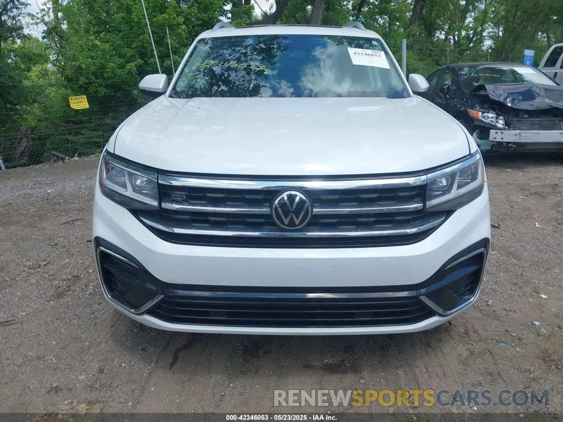 12 Photograph of a damaged car 1V2AR2CA2NC547804 VOLKSWAGEN ATLAS 2022