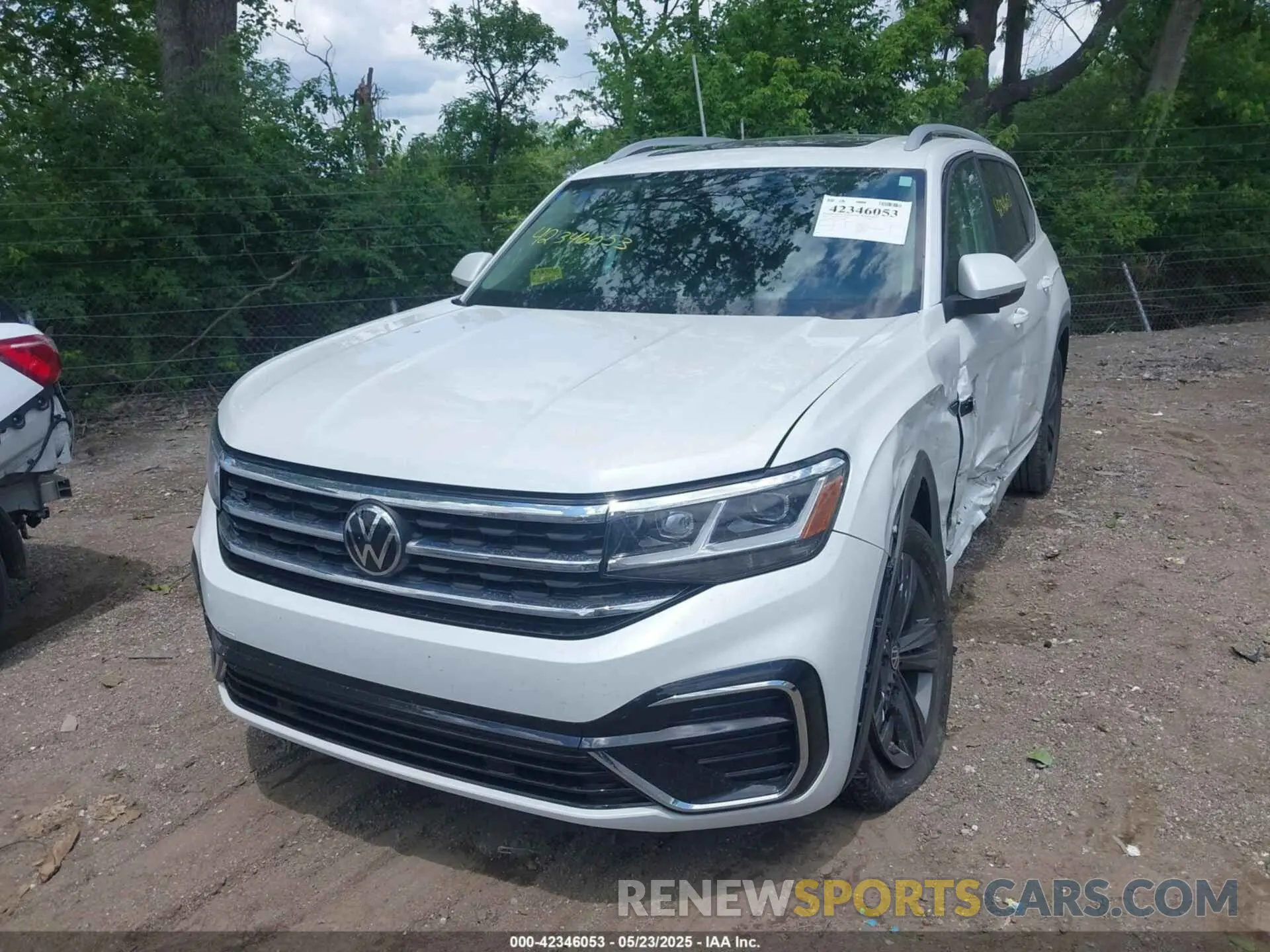2 Photograph of a damaged car 1V2AR2CA2NC547804 VOLKSWAGEN ATLAS 2022