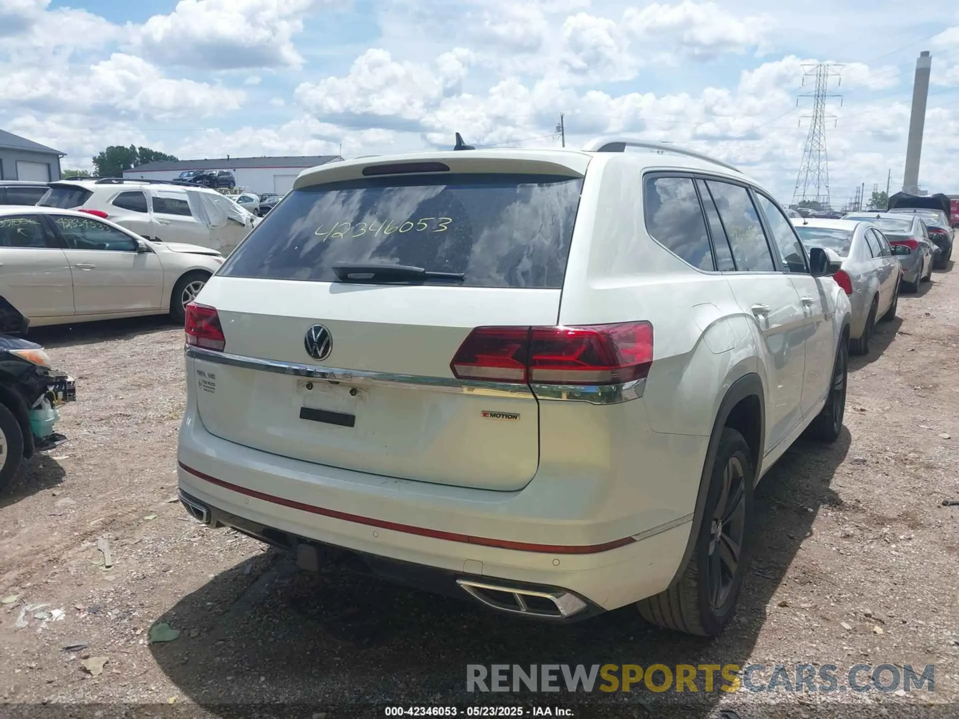 4 Photograph of a damaged car 1V2AR2CA2NC547804 VOLKSWAGEN ATLAS 2022