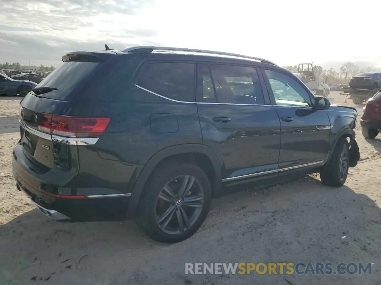 3 Photograph of a damaged car 1V2AR2CA3NC512284 VOLKSWAGEN ATLAS 2022