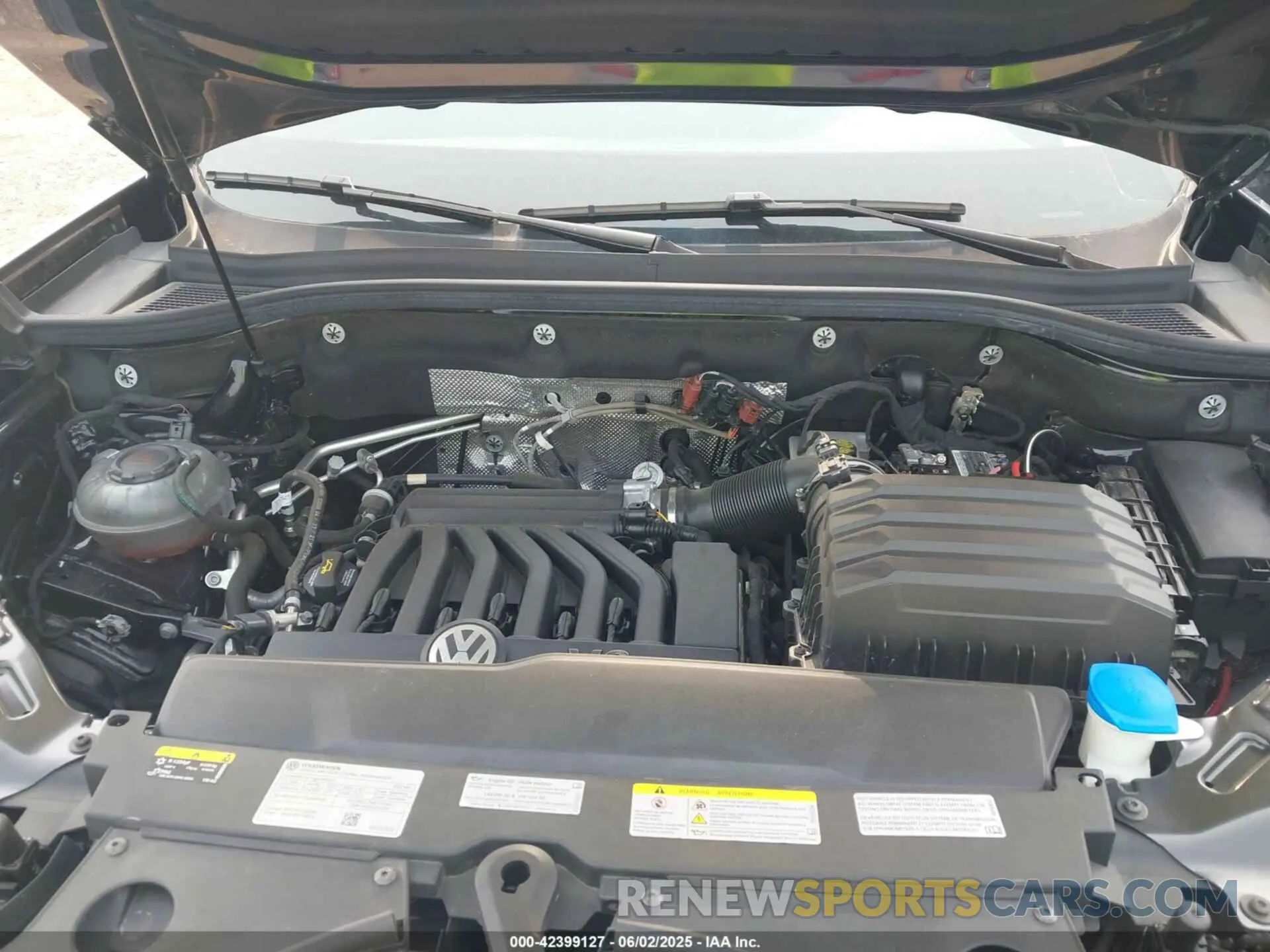 10 Photograph of a damaged car 1V2AR2CA8NC520817 VOLKSWAGEN ATLAS 2022