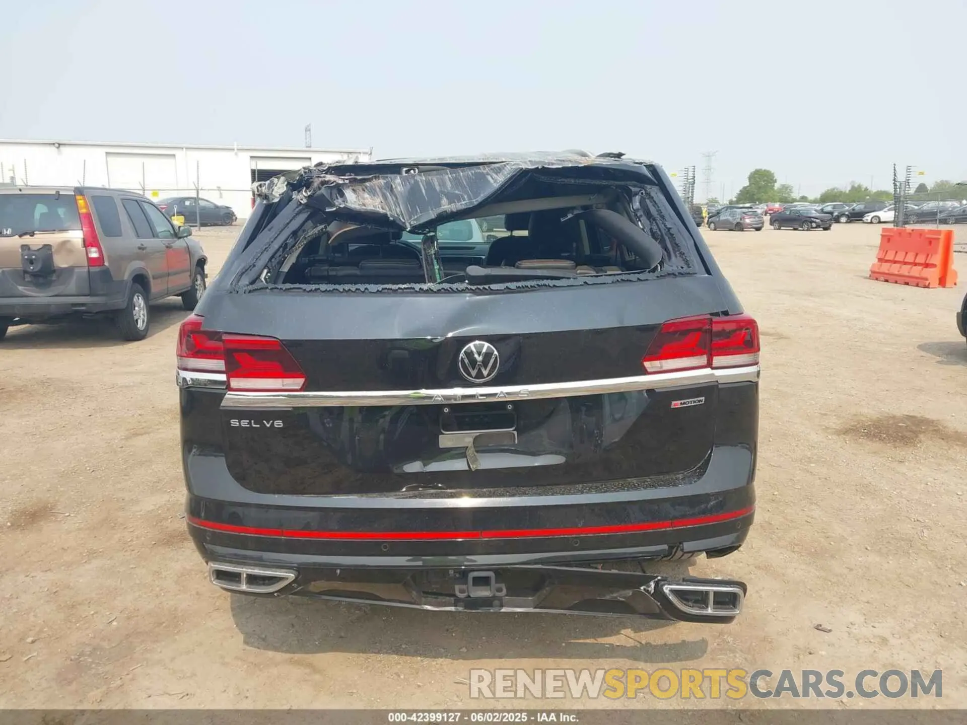 16 Photograph of a damaged car 1V2AR2CA8NC520817 VOLKSWAGEN ATLAS 2022