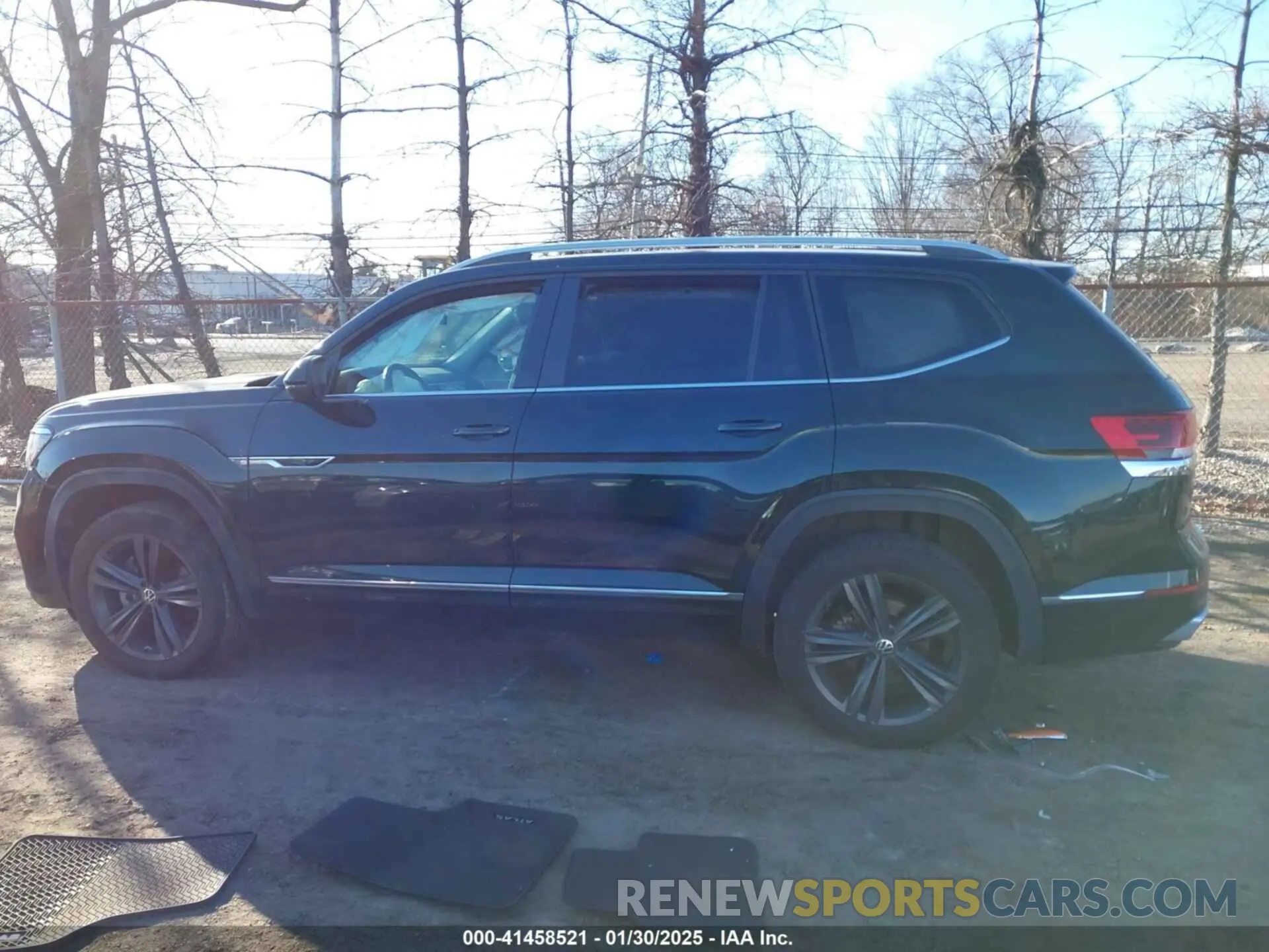 13 Photograph of a damaged car 1V2AR2CA9NC505811 VOLKSWAGEN ATLAS 2022
