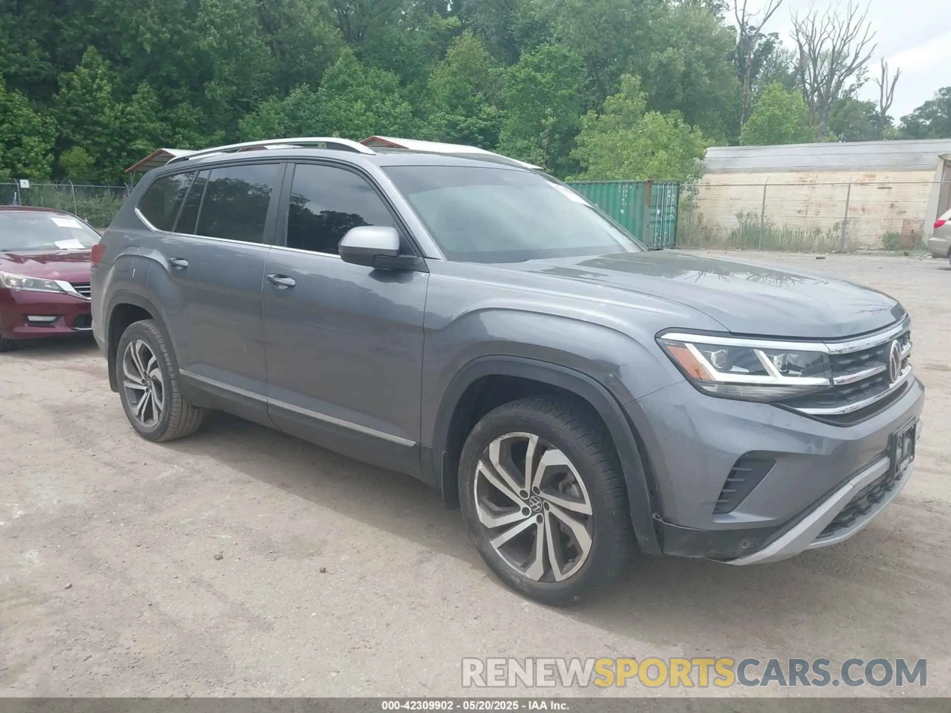 1 Photograph of a damaged car 1V2BP2CA2NC504428 VOLKSWAGEN ATLAS 2022