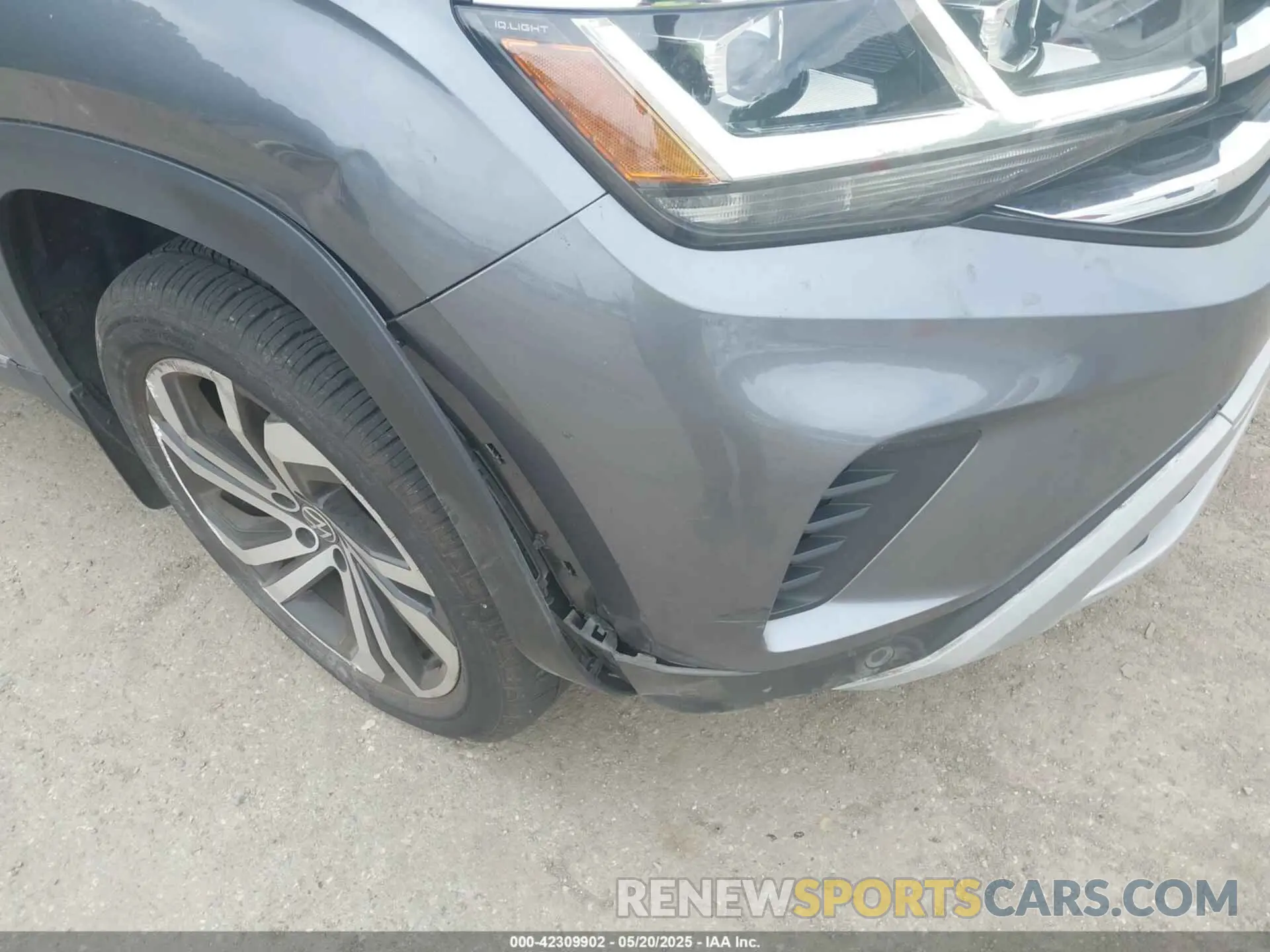 6 Photograph of a damaged car 1V2BP2CA2NC504428 VOLKSWAGEN ATLAS 2022