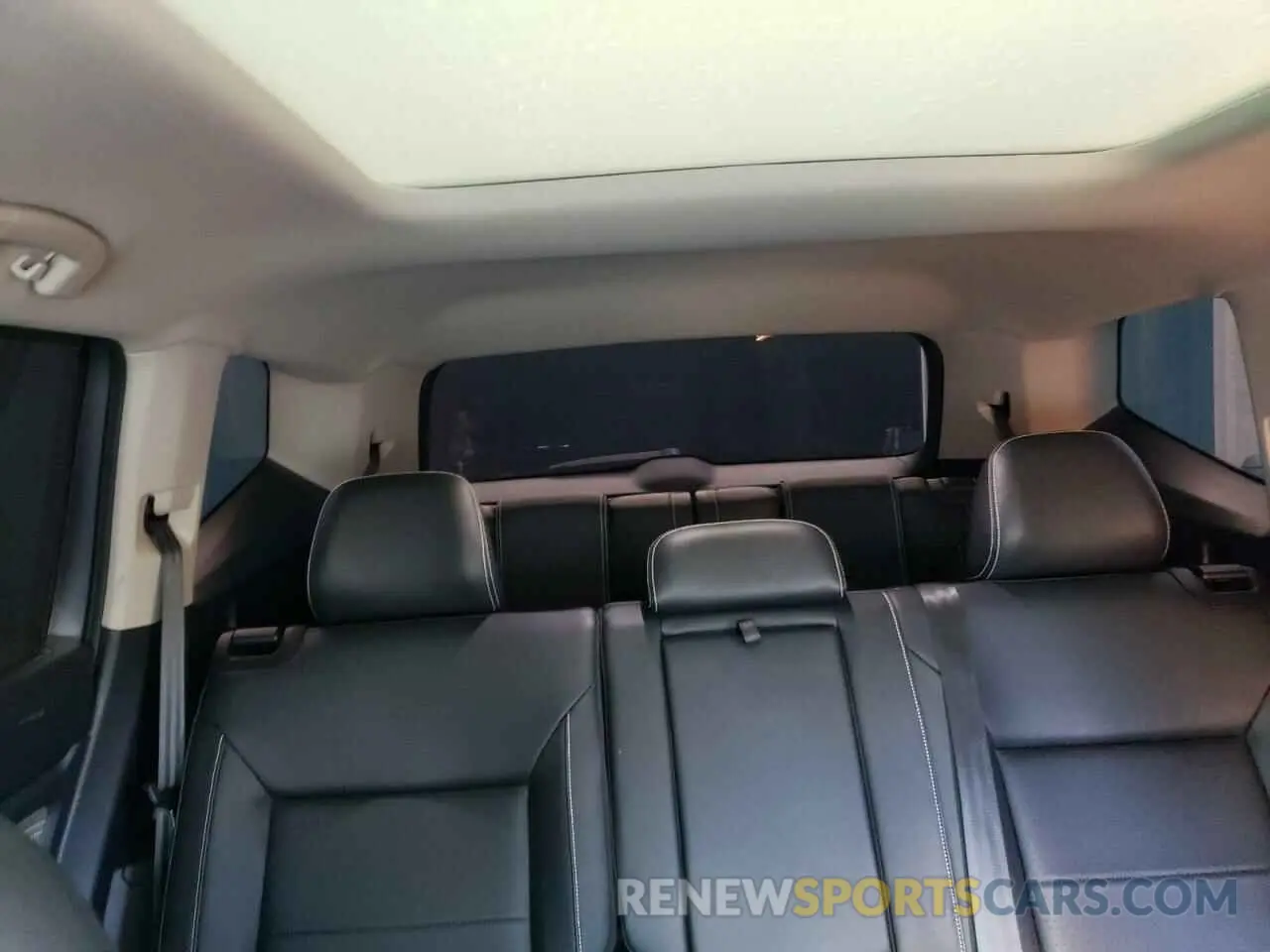 10 Photograph of a damaged car 1V2BP2CA3NC561902 VOLKSWAGEN ATLAS 2022
