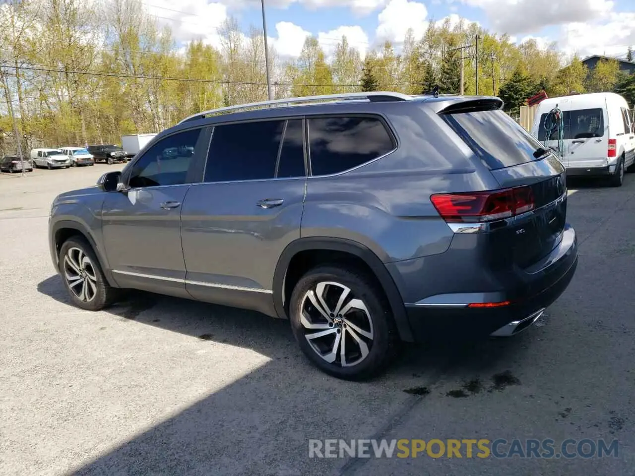 2 Photograph of a damaged car 1V2BP2CA3NC561902 VOLKSWAGEN ATLAS 2022