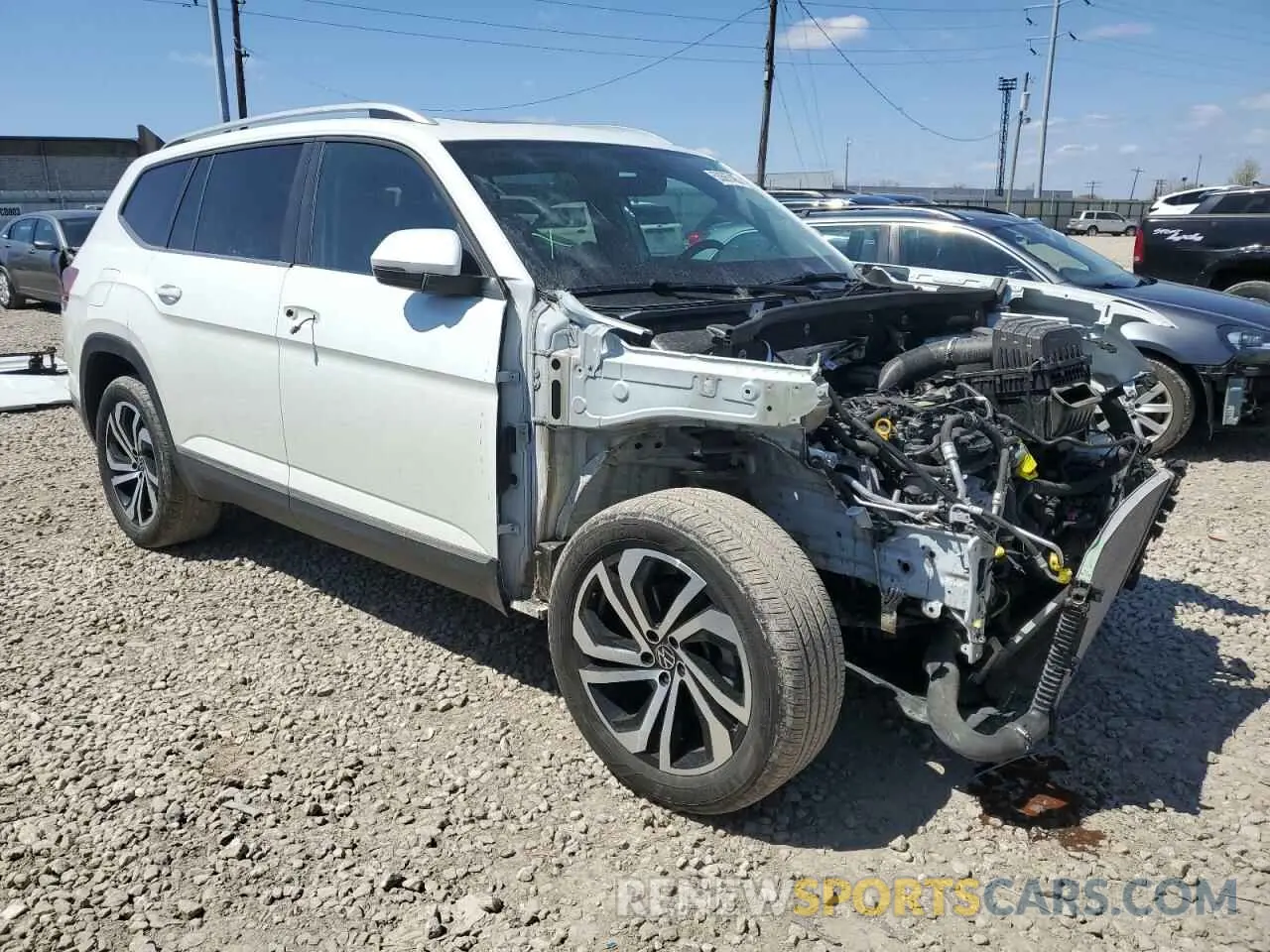 4 Photograph of a damaged car 1V2BP2CA6NC563112 VOLKSWAGEN ATLAS 2022