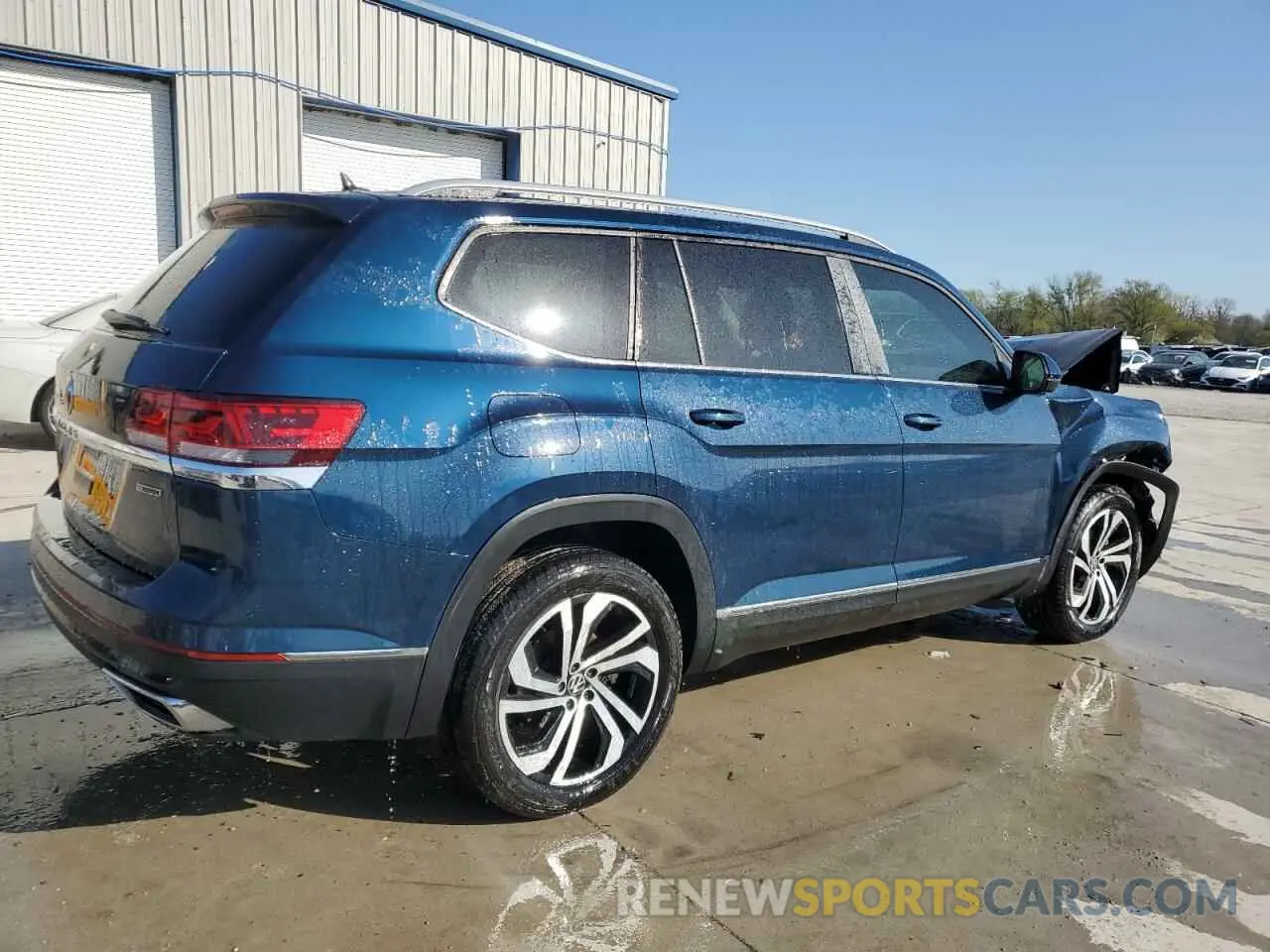 3 Photograph of a damaged car 1V2BP2CA7NC504537 VOLKSWAGEN ATLAS 2022