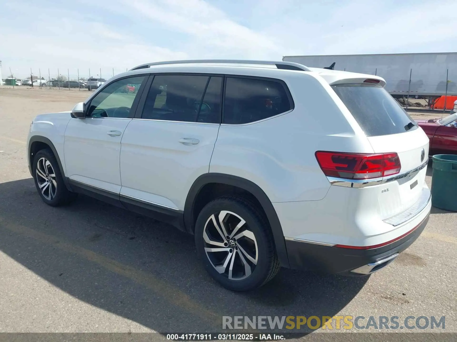 3 Photograph of a damaged car 1V2BP2CA9NC535465 VOLKSWAGEN ATLAS 2022