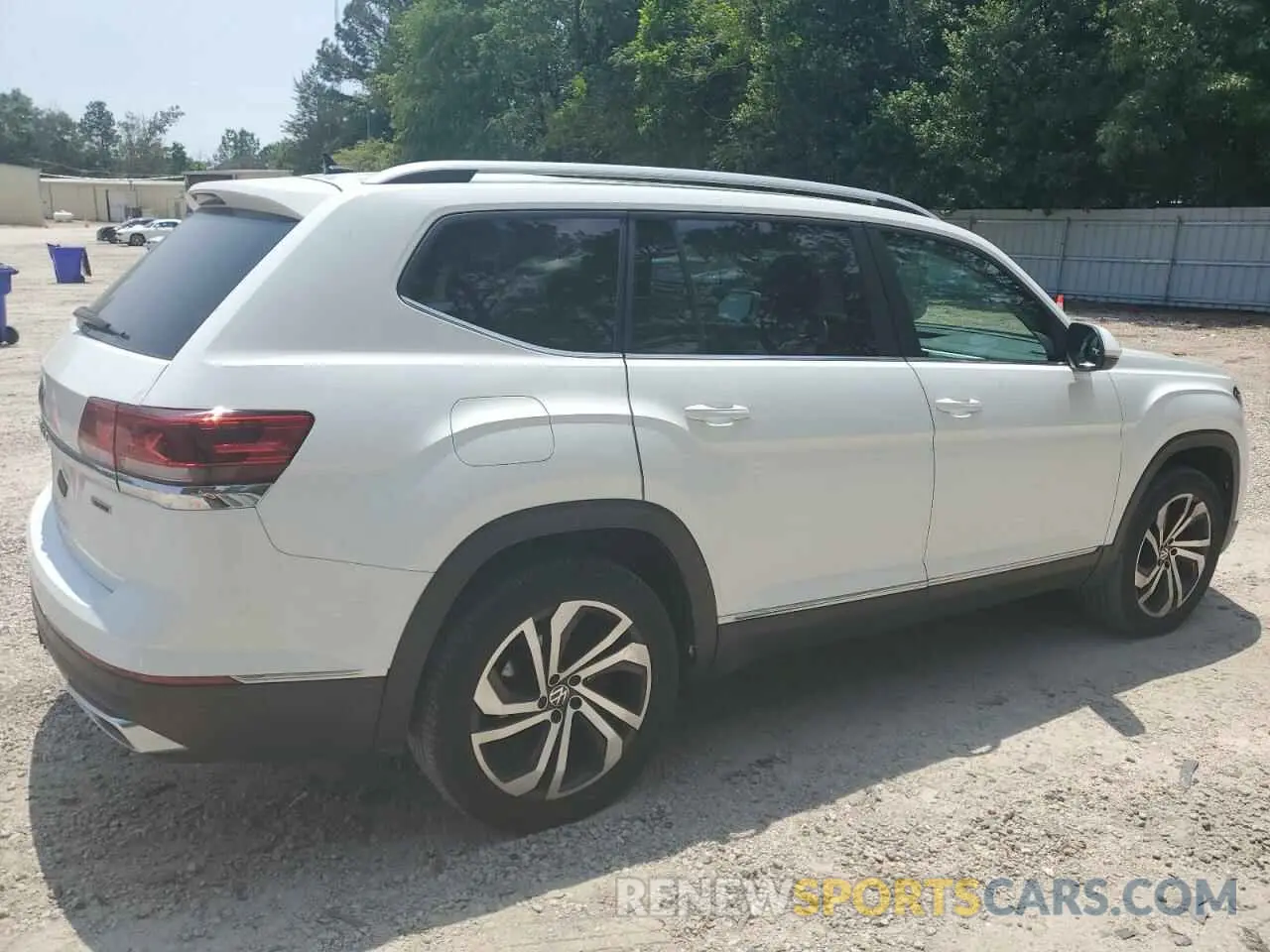 3 Photograph of a damaged car 1V2BR2CA2NC500888 VOLKSWAGEN ATLAS 2022