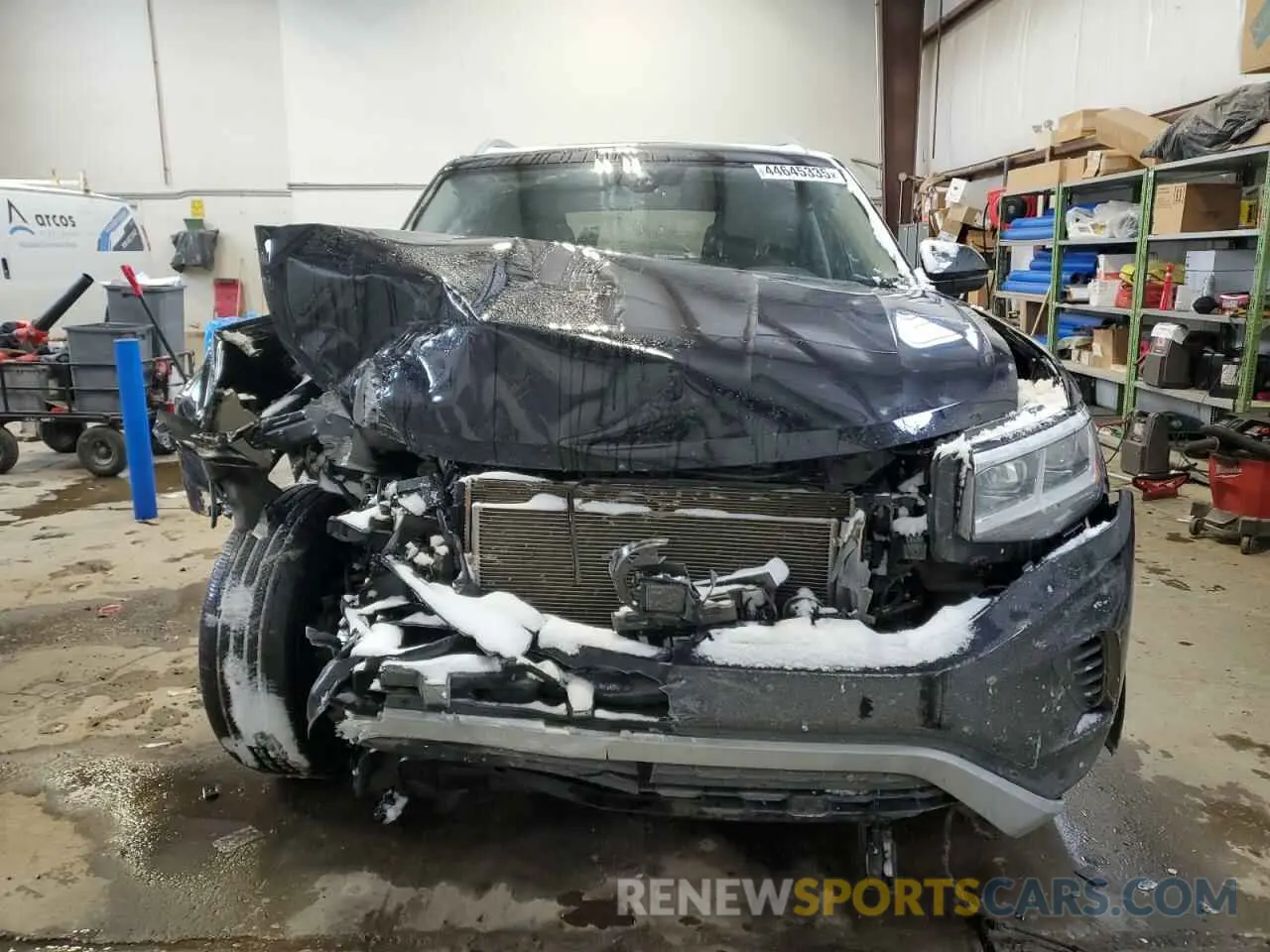 5 Photograph of a damaged car 1V2BR2CAXNC537557 VOLKSWAGEN ATLAS 2022