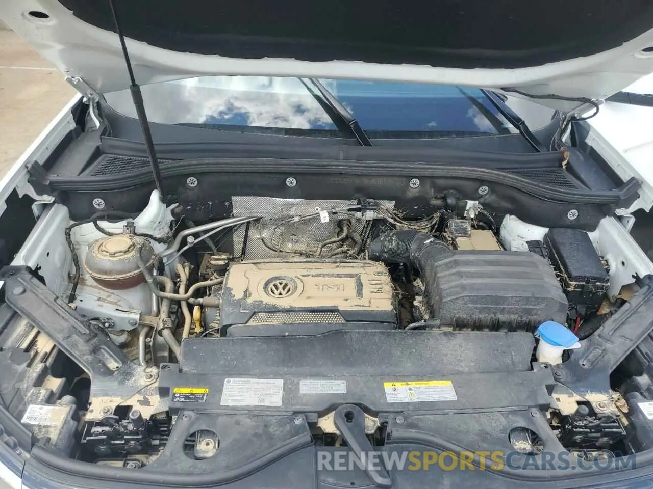 13 Photograph of a damaged car 1V2DC2CA1NC200298 VOLKSWAGEN ATLAS 2022