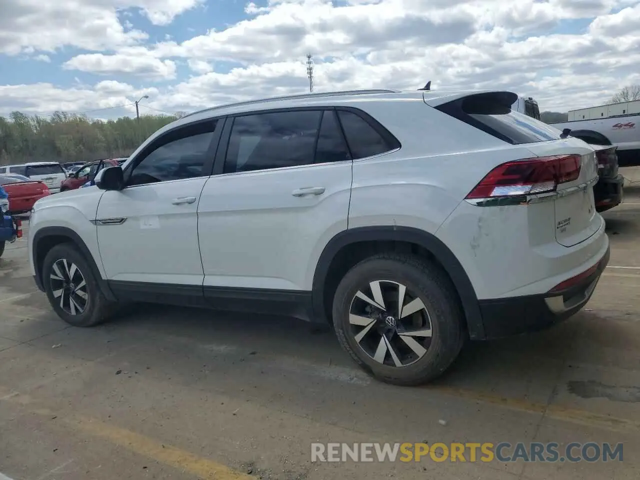 2 Photograph of a damaged car 1V2DC2CA1NC200298 VOLKSWAGEN ATLAS 2022