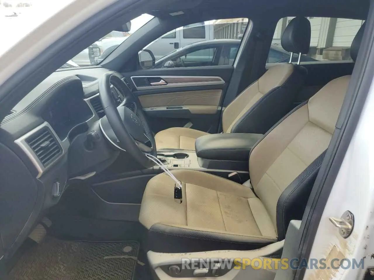 7 Photograph of a damaged car 1V2DC2CA1NC200298 VOLKSWAGEN ATLAS 2022