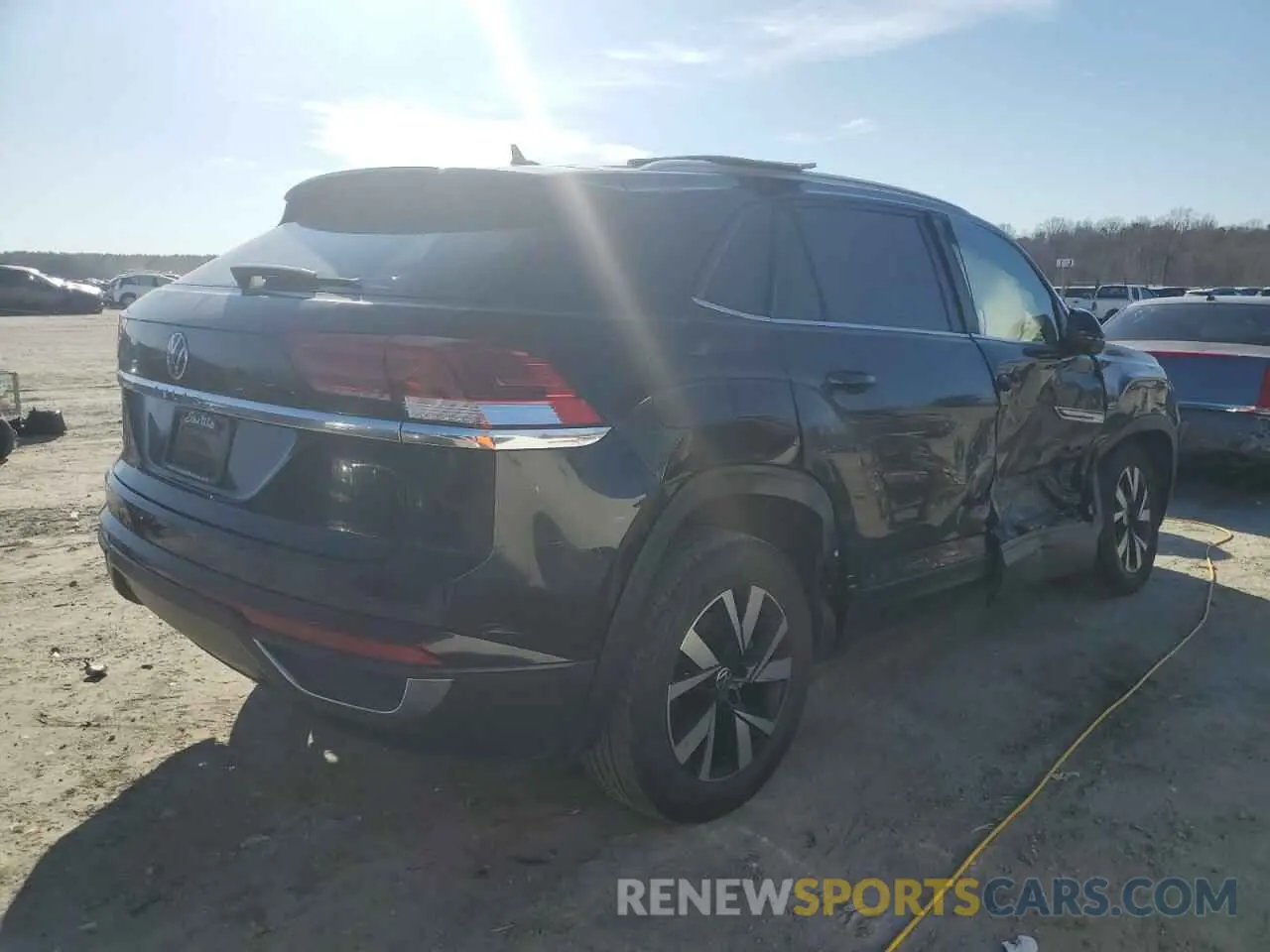 3 Photograph of a damaged car 1V2DC2CA6NC219879 VOLKSWAGEN ATLAS 2022