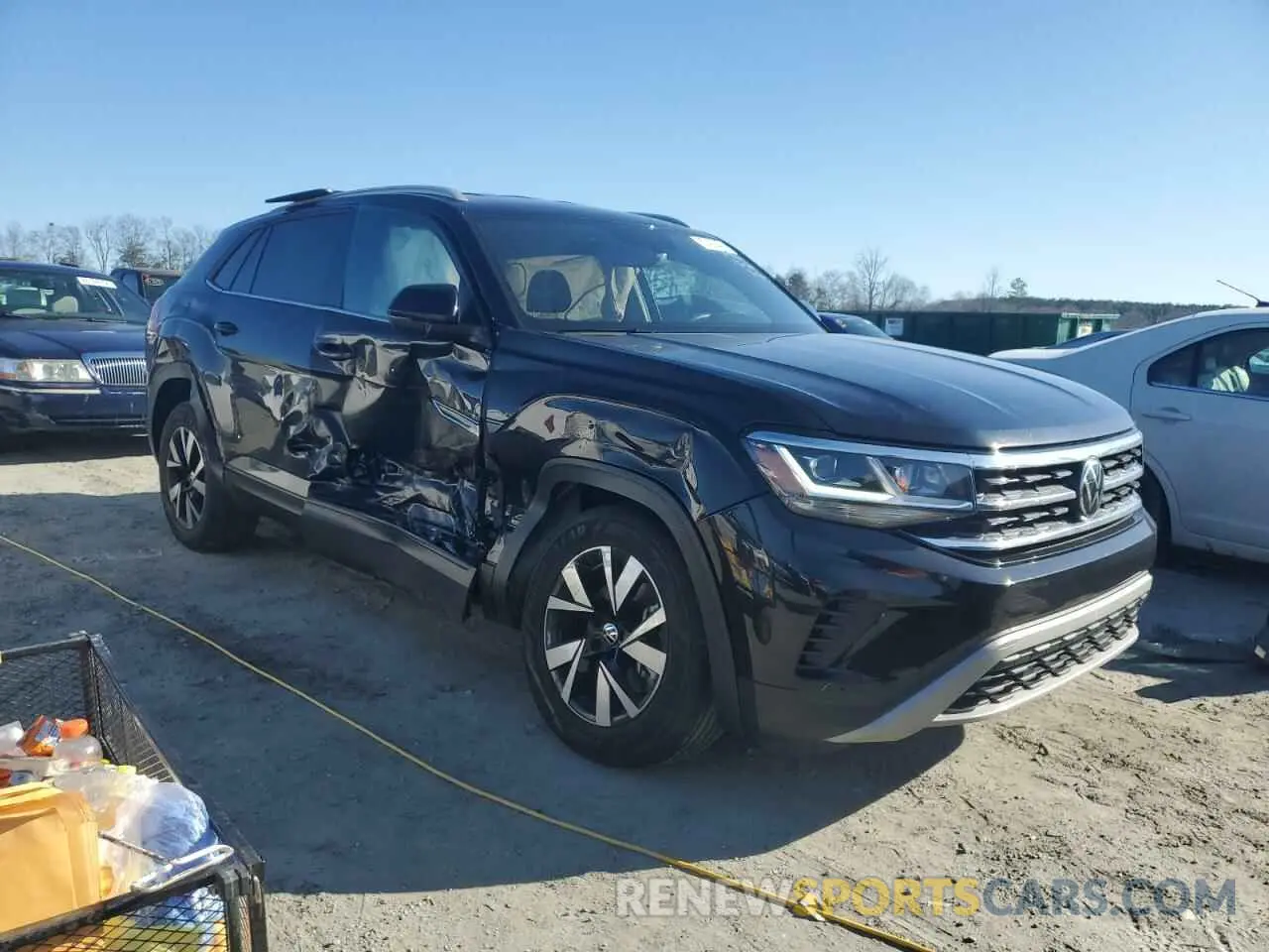 4 Photograph of a damaged car 1V2DC2CA6NC219879 VOLKSWAGEN ATLAS 2022