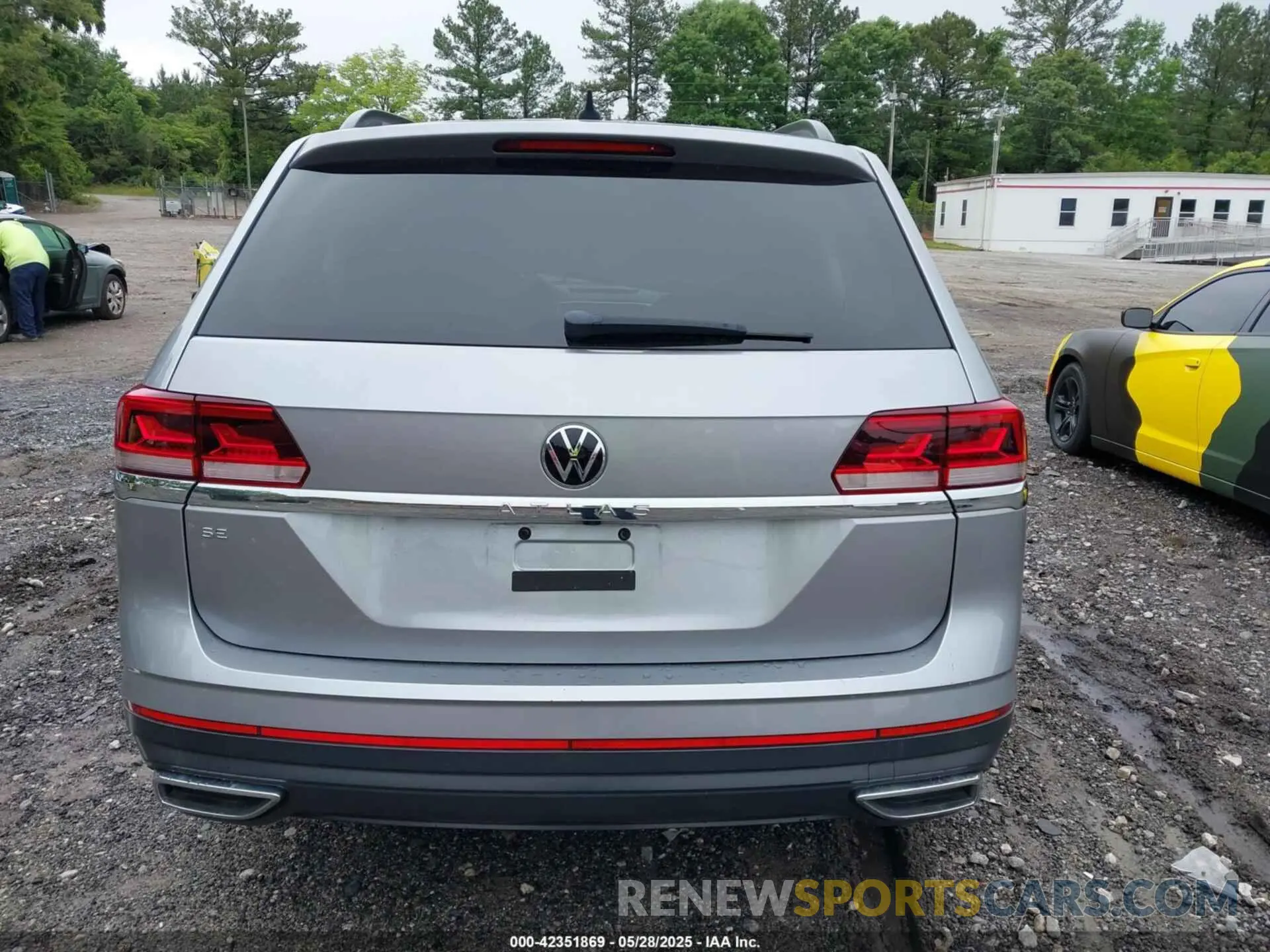 16 Photograph of a damaged car 1V2DP2CA2NC531329 VOLKSWAGEN ATLAS 2022