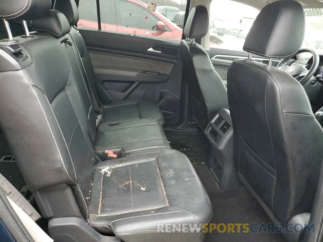 11 Photograph of a damaged car 1V2DP2CA7NC510072 VOLKSWAGEN ATLAS 2022