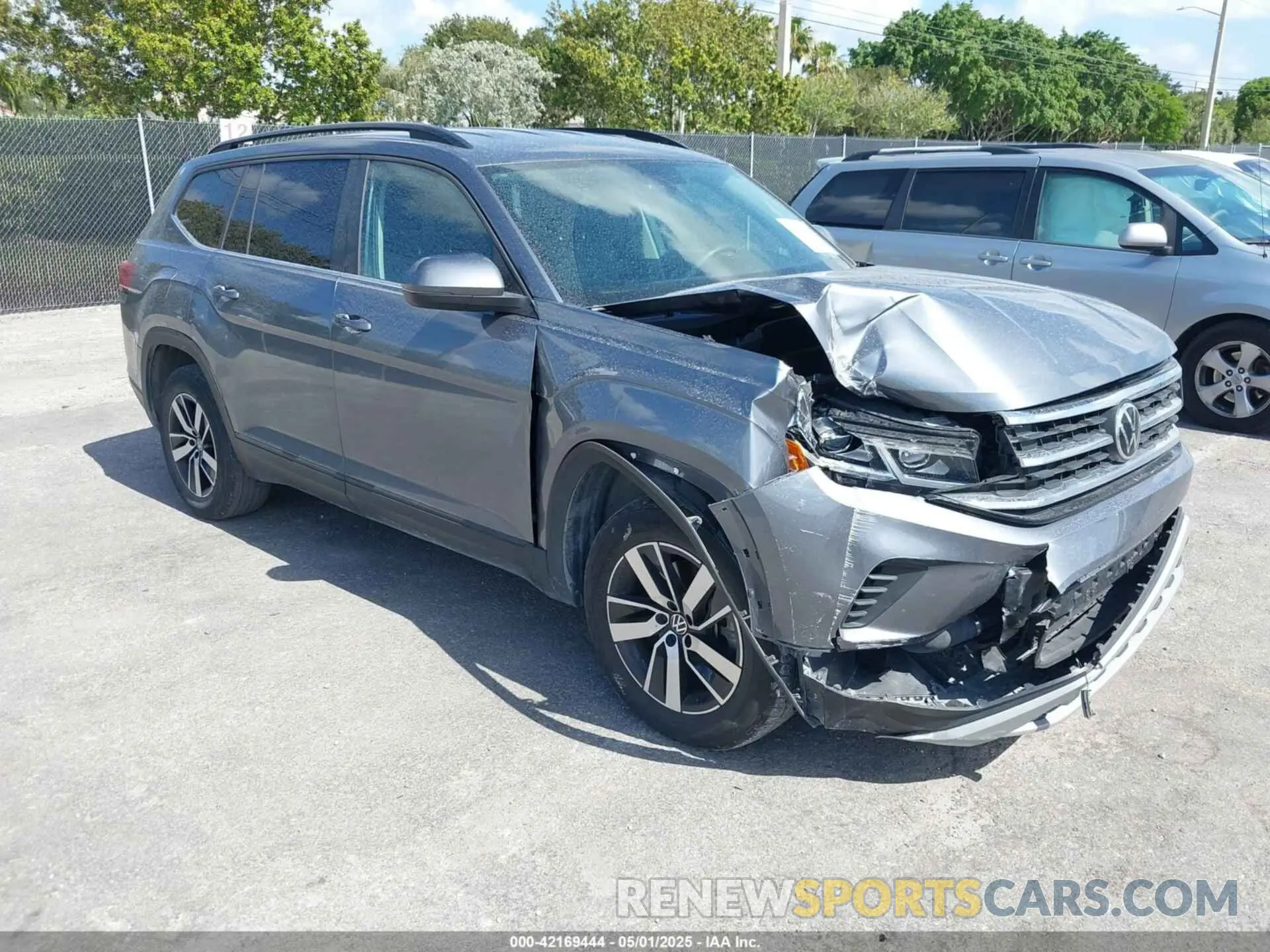 1 Photograph of a damaged car 1V2DP2CA9NC542764 VOLKSWAGEN ATLAS 2022
