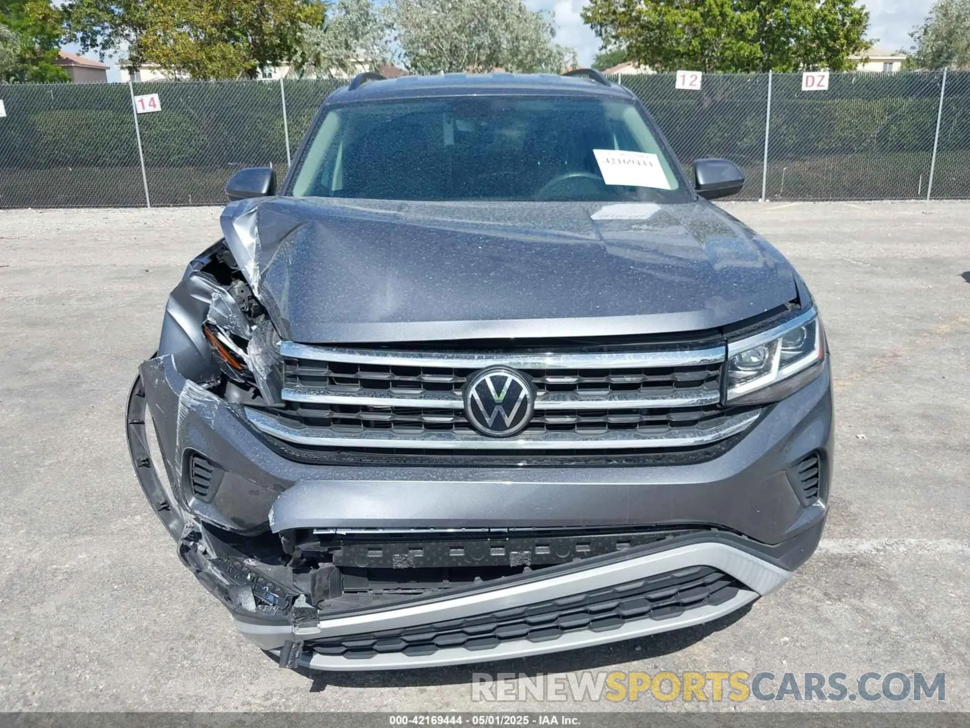 12 Photograph of a damaged car 1V2DP2CA9NC542764 VOLKSWAGEN ATLAS 2022