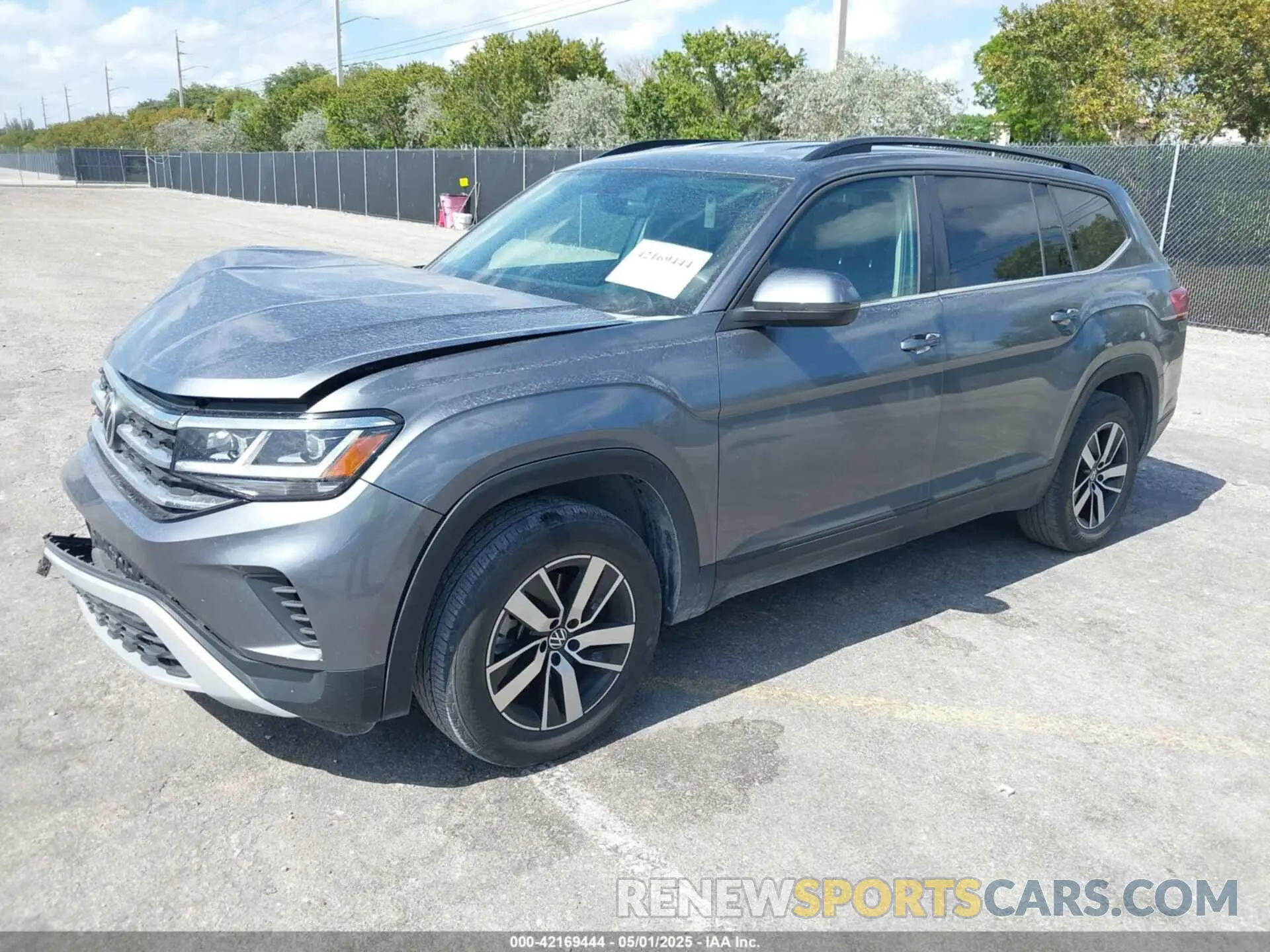 2 Photograph of a damaged car 1V2DP2CA9NC542764 VOLKSWAGEN ATLAS 2022