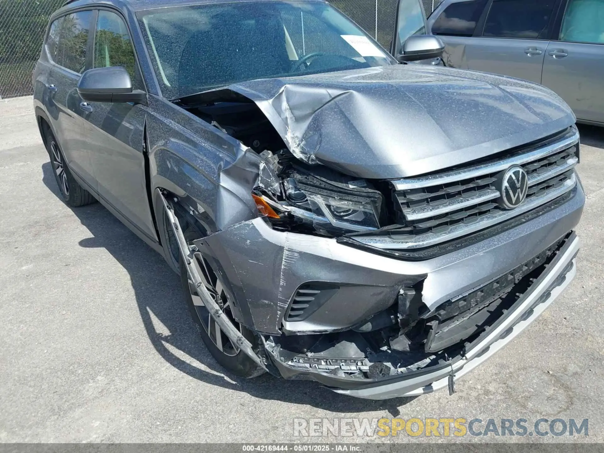 6 Photograph of a damaged car 1V2DP2CA9NC542764 VOLKSWAGEN ATLAS 2022