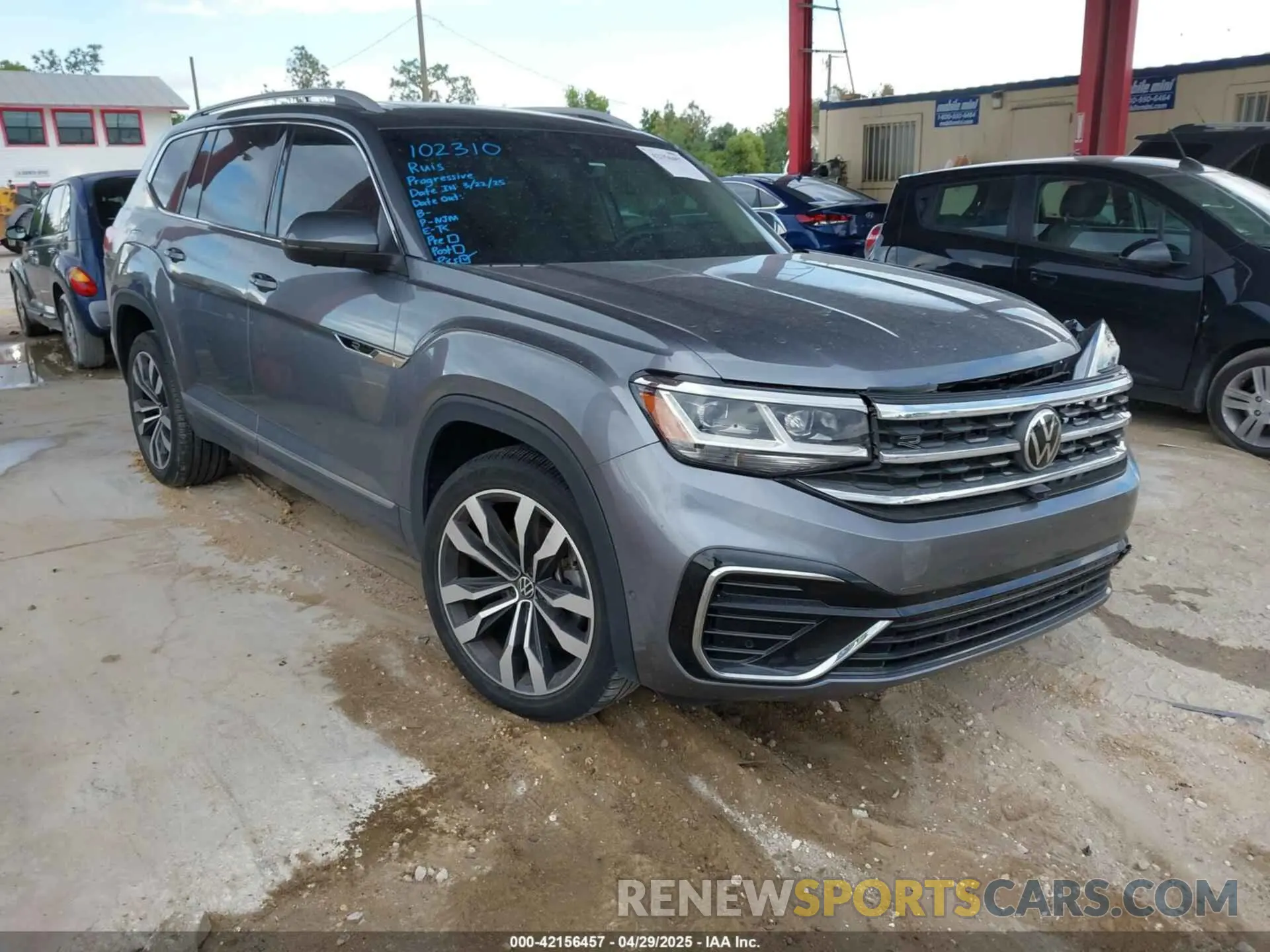 1 Photograph of a damaged car 1V2FR2CA0NC520056 VOLKSWAGEN ATLAS 2022