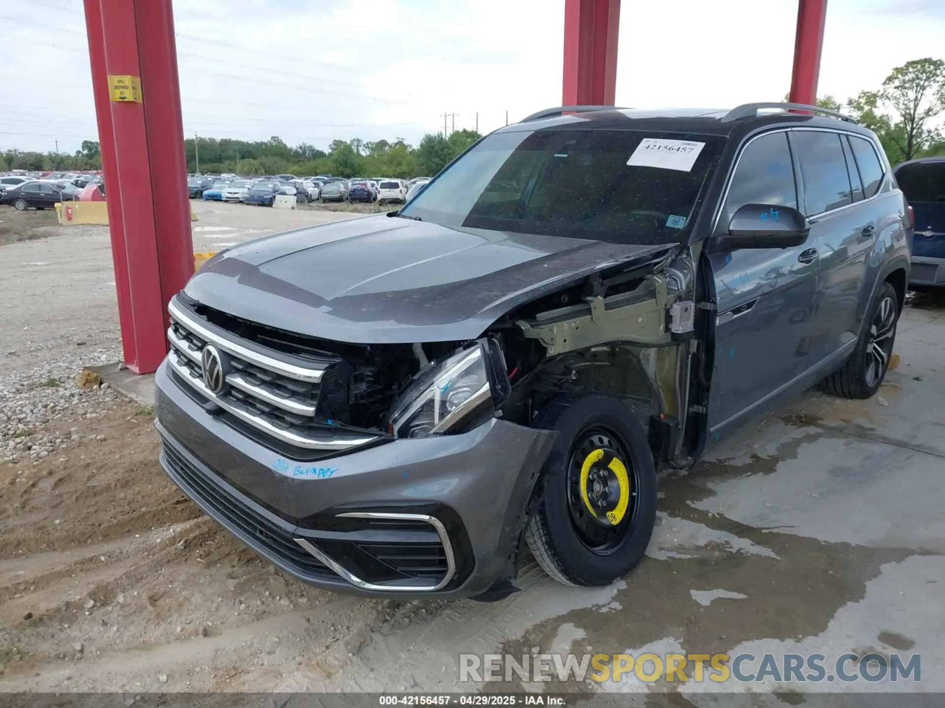 6 Photograph of a damaged car 1V2FR2CA0NC520056 VOLKSWAGEN ATLAS 2022