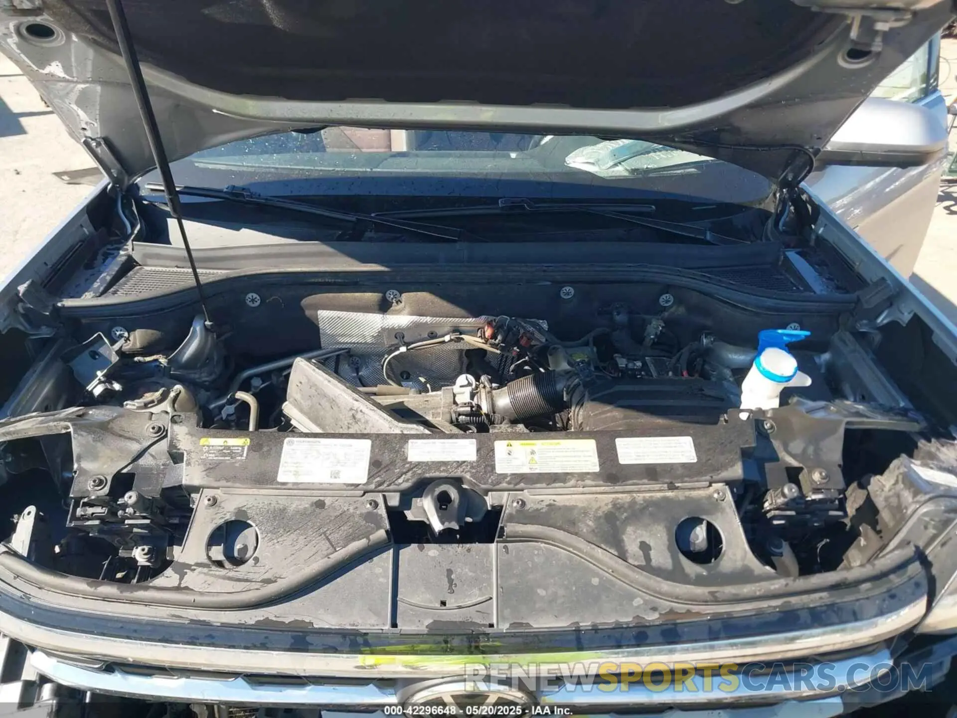 10 Photograph of a damaged car 1V2FR2CA0NC525483 VOLKSWAGEN ATLAS 2022