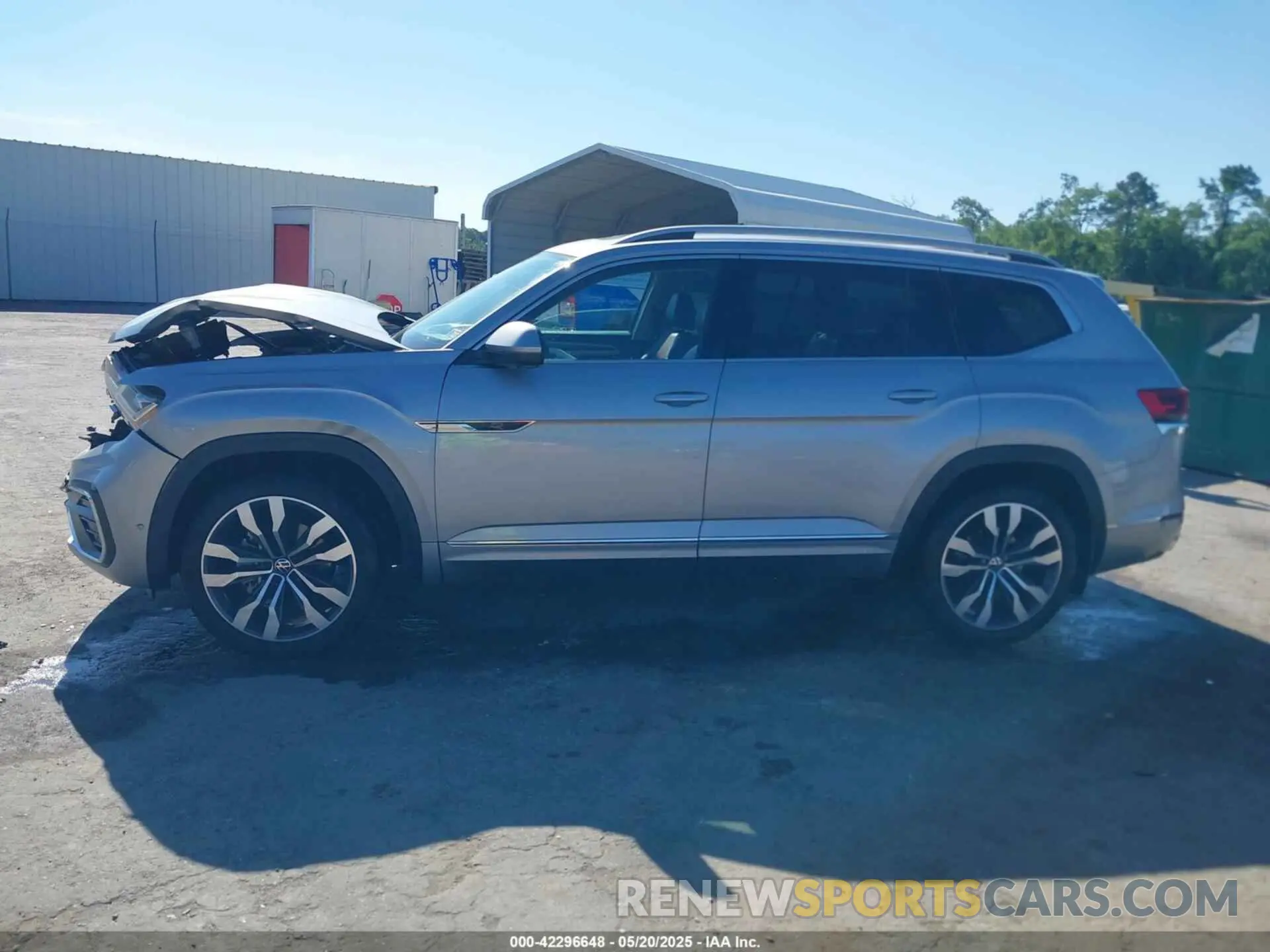 14 Photograph of a damaged car 1V2FR2CA0NC525483 VOLKSWAGEN ATLAS 2022